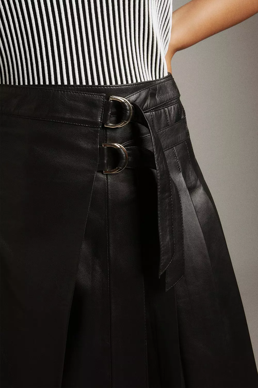 Plus size leather skirt decade best sale