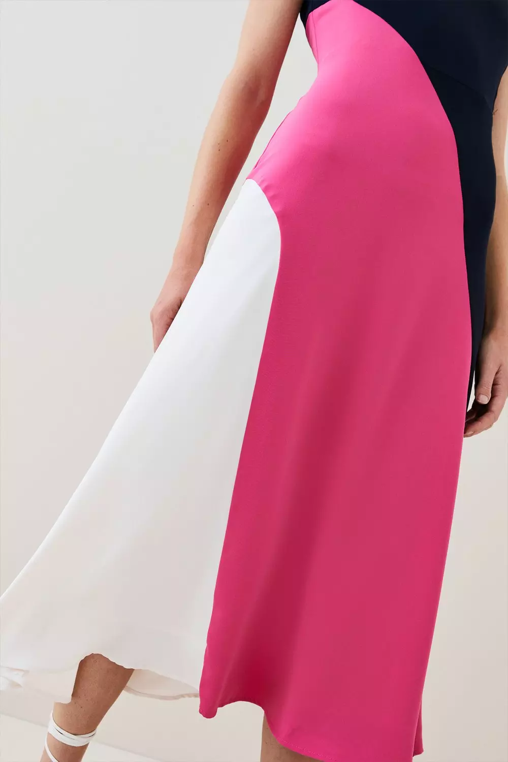 Karen Millen：テーラード カラーブロック ミディドレス bkk22804_mono_xl?$