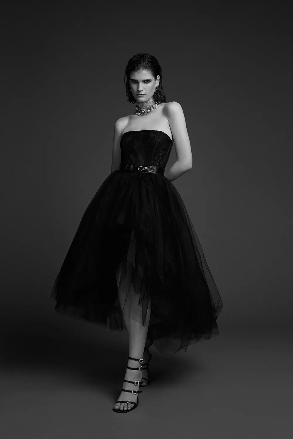 karenmillen ワンショルダータイネック Lace And Tulle High Low Belted Woven Midi Dress | Karen Millen