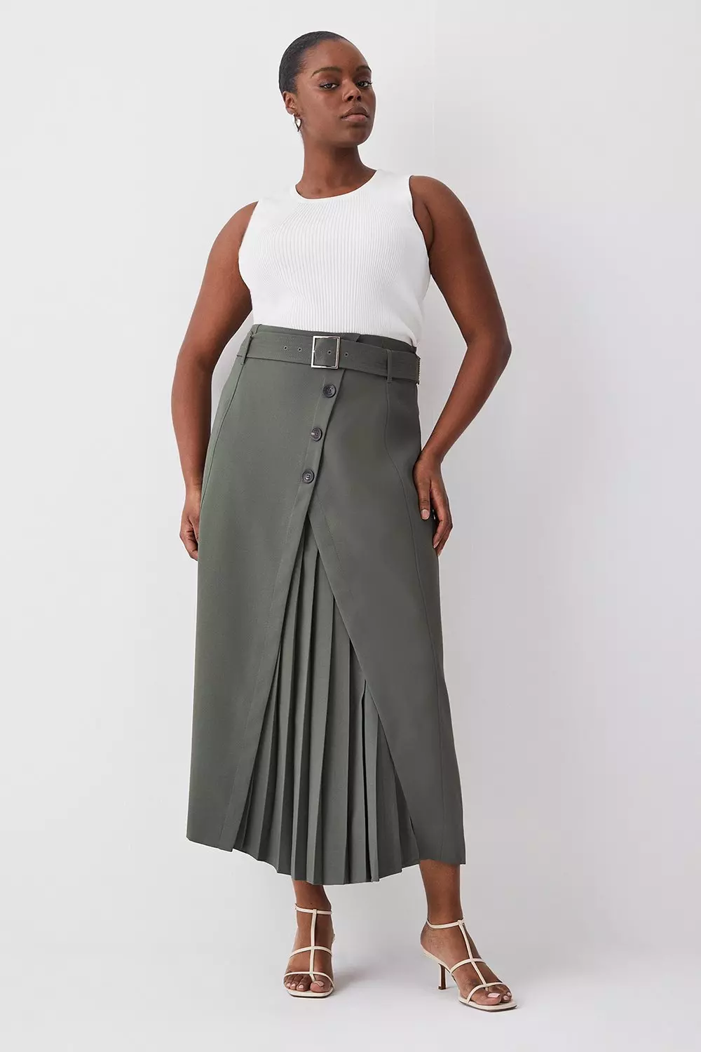 Versatility of the Plus Size Midi Skirt