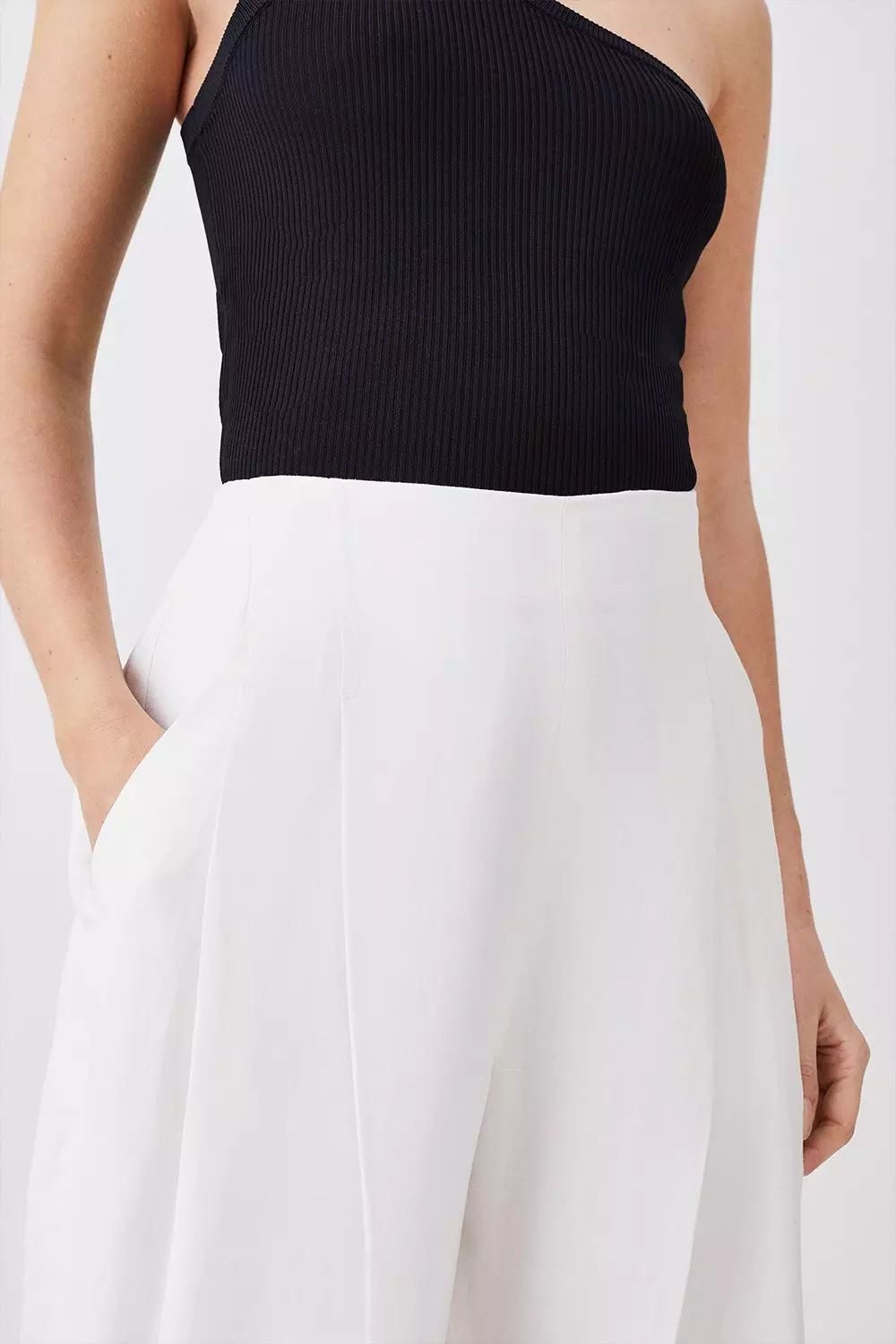 ◆KAREN MILLEN◆タイウエスト ウーブン ショートパンツ / white PRADA☆ハイウエスト ベルトループ ウール ショートパンツ 3色