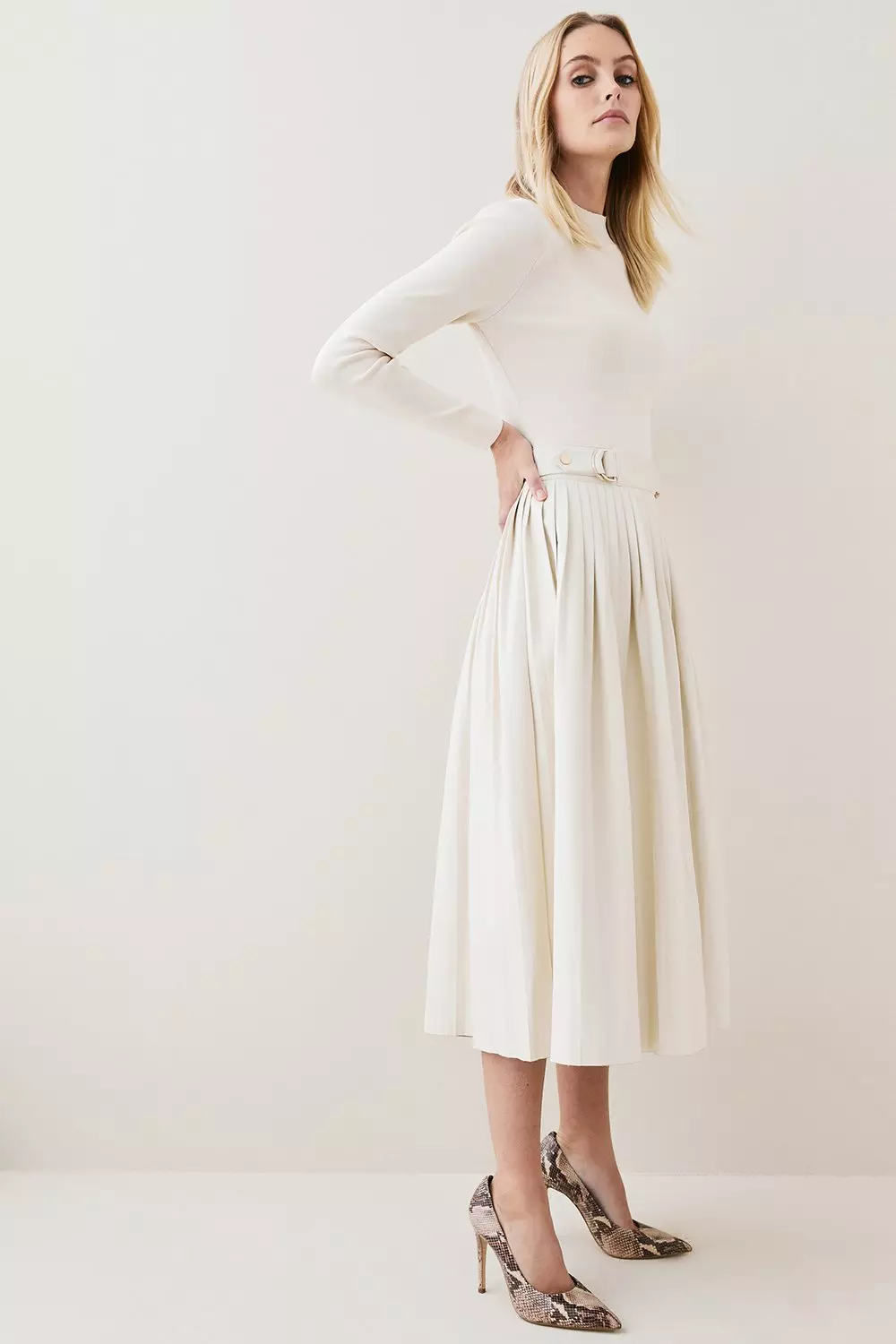 Pleated skirt dress hotsell