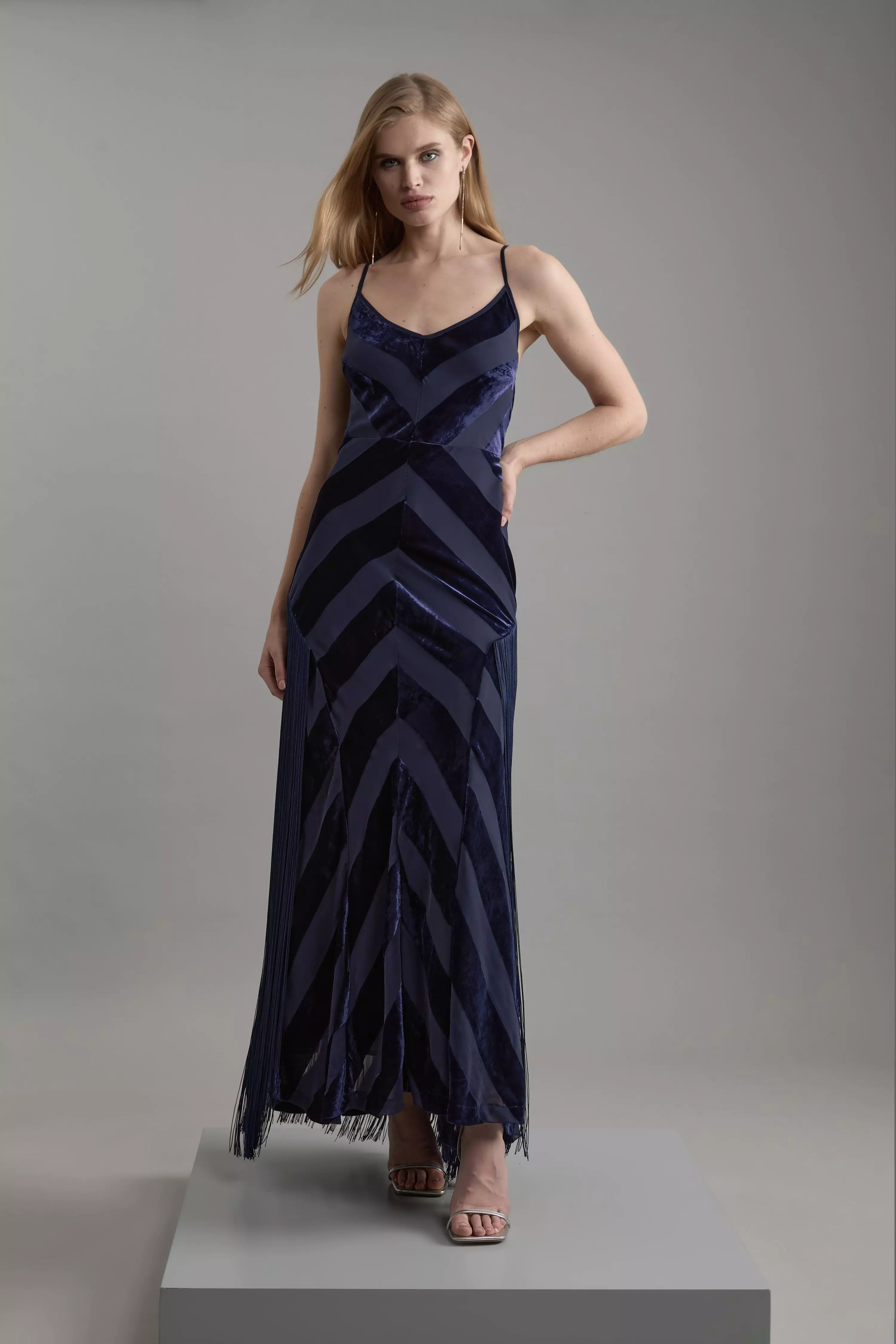 ◆KAREN MILLEN◆ ブロデリーゴデット ウーブンミディスカート Tall Fringed Velvet Devore Woven Maxi Dress | Karen Millen
