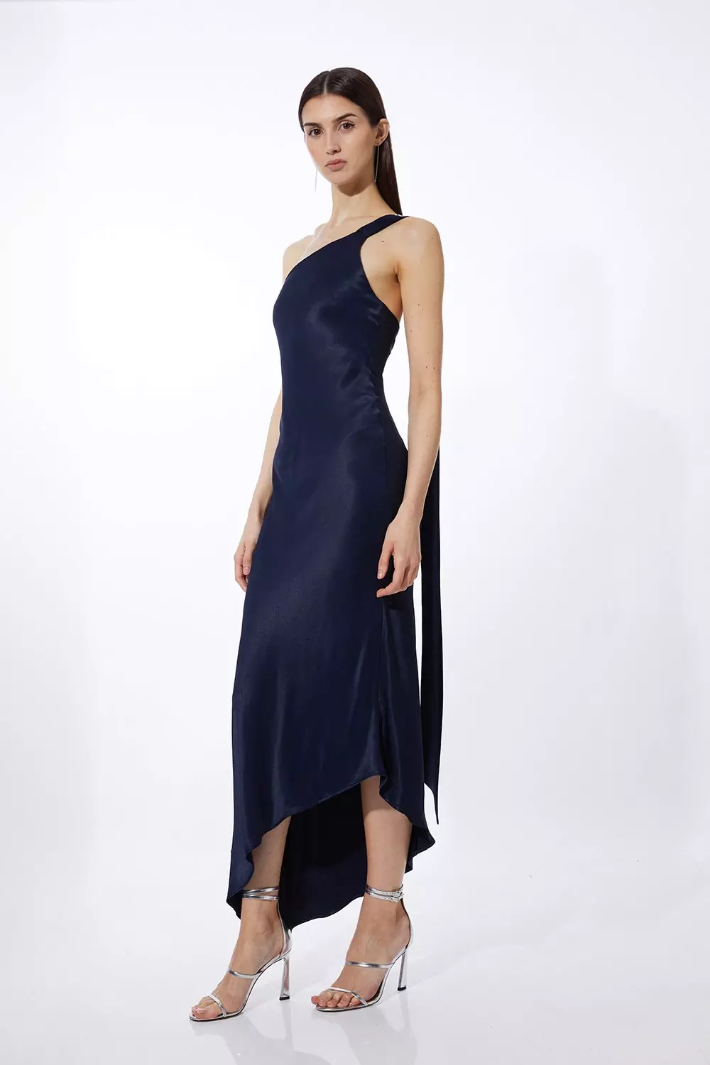 Satin Back Crepe Tailored One Shoulder Chain Detail Asymmetric Midaxi Dress alternative image