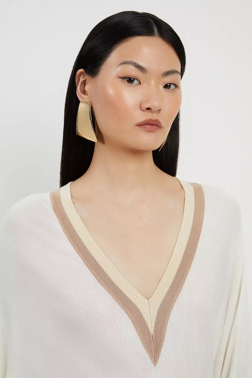 Natural Prep Detail V Neck Knit Top  alternative image