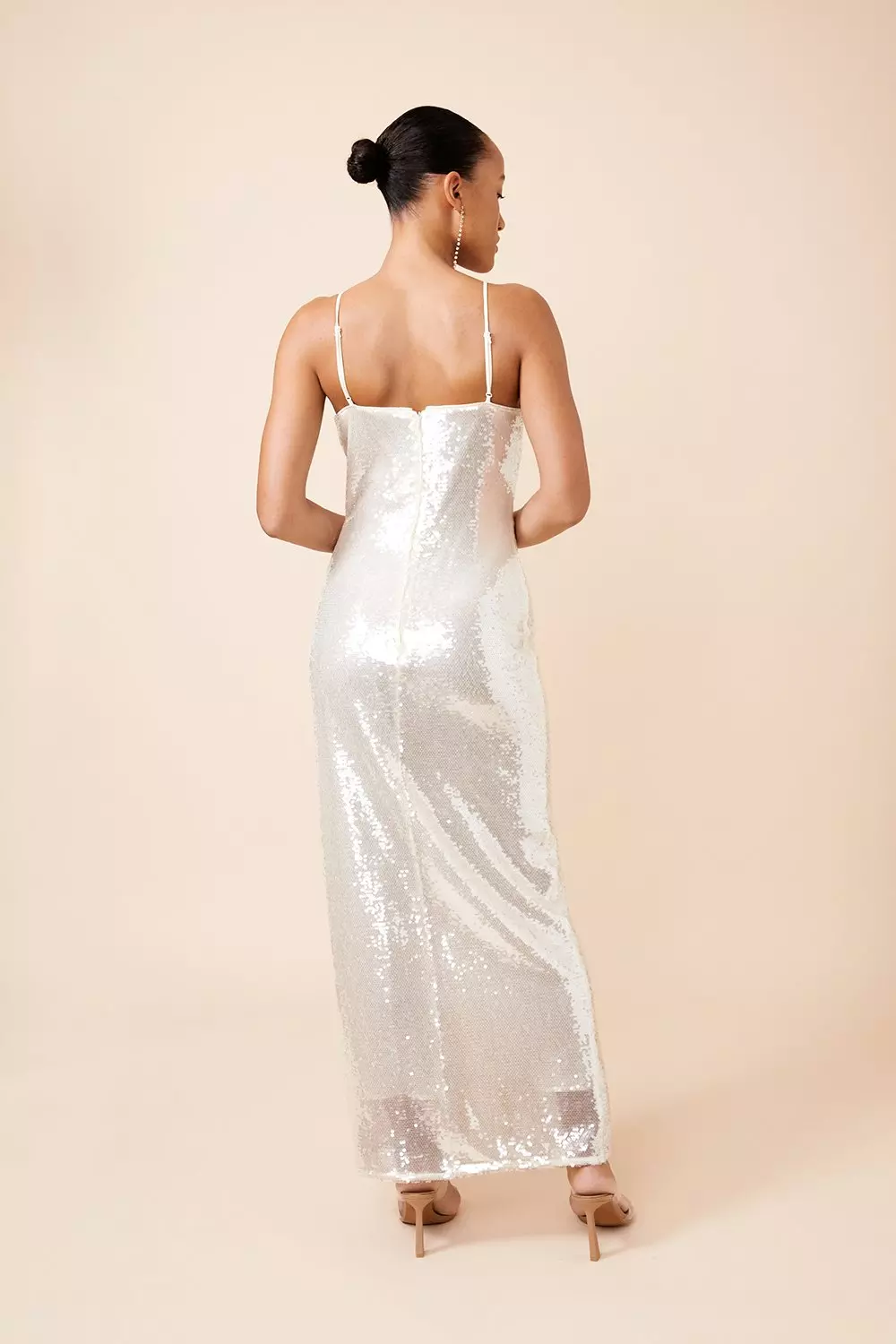 【Karen Millen】クリスタル エレガント クレープ マキシ ドレス Sequin Rosette Plunge Woven Maxi Dress | Karen Millen