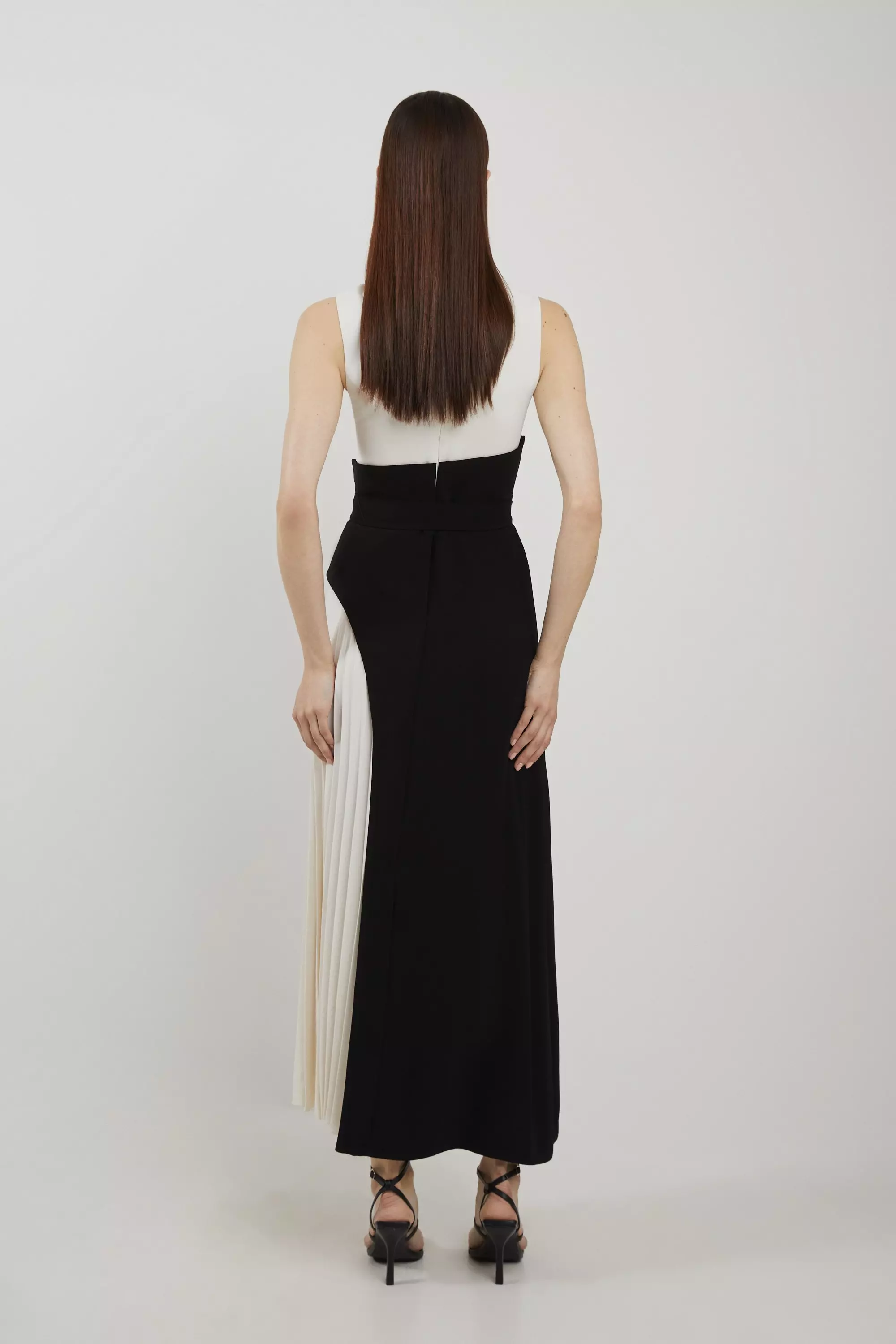 Karen Millen：テーラード カラーブロック ミディドレス Fluid Tailored Color Block Side Pleated Midi Dress | Karen