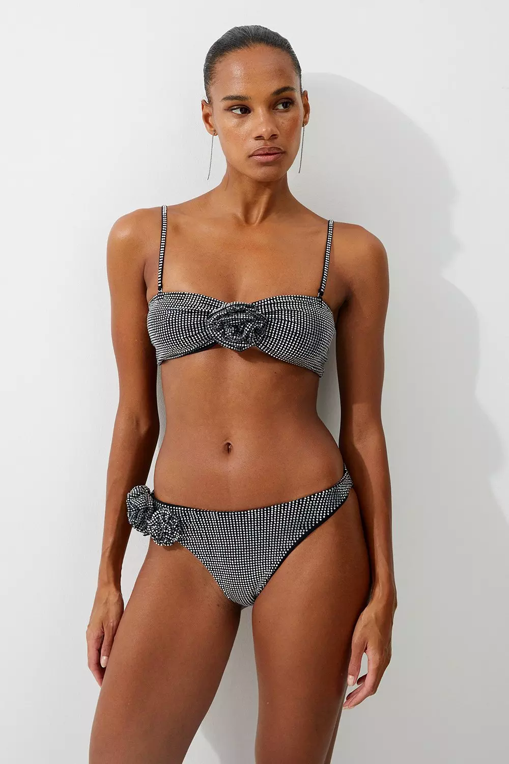 ★Karen Millen★ビーチジョーゼットミラーローズバルドートップ Premium Embellished Rosette Bandeau Bikini Top | Karen Millen