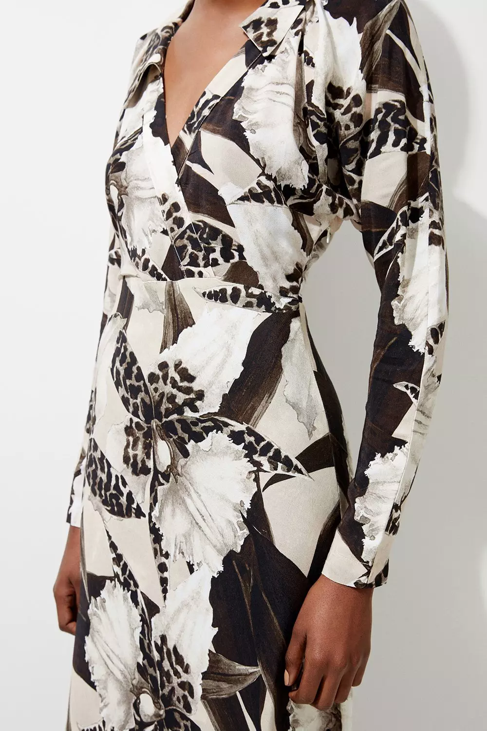 Ecru Floral Printed Woven Viscose Collared Maxi Dress