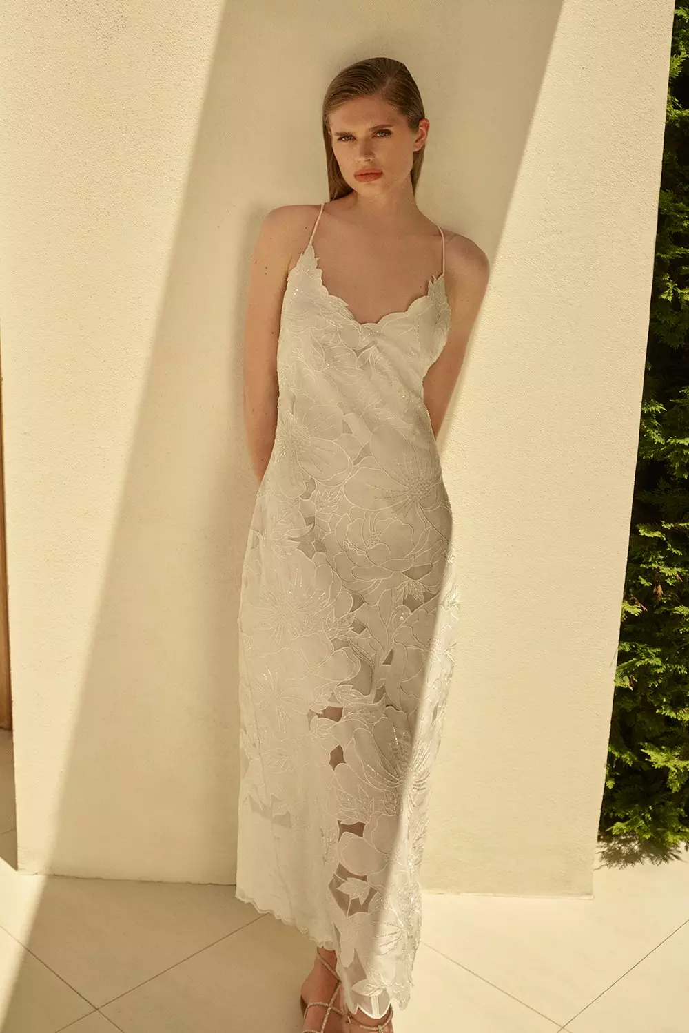 ◆KAREN MILLEN◆コットンカットワーク織りホルターミディドレス Beaded Cotton Organdie Cutwork Woven Strappy Midi Dress