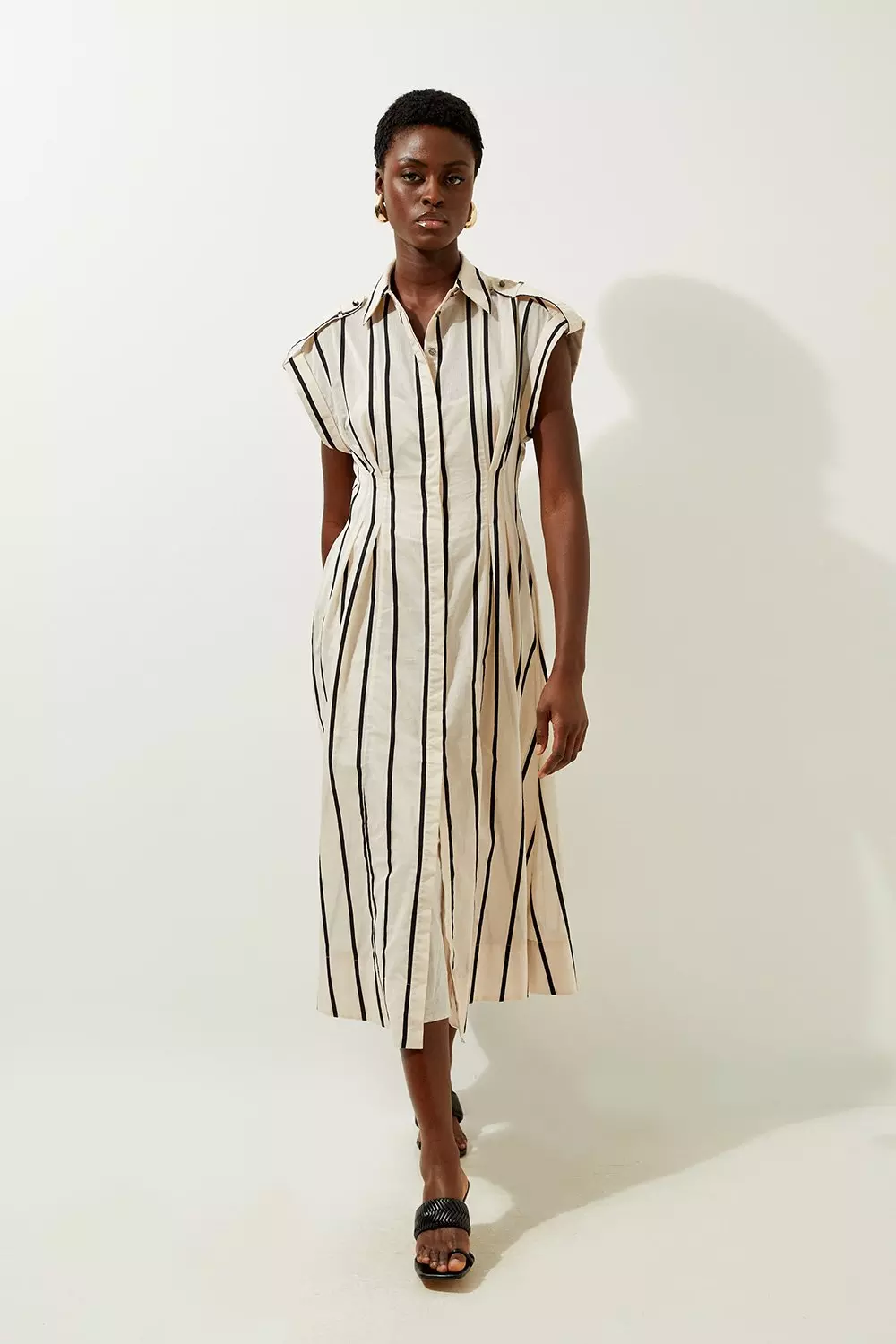 【KAREN MILLEN】ストライプトリム付きクレープ織りシャツドレス KAREN MILLEN Striped Cutwork Midi Shirt Dress in Mono | endource