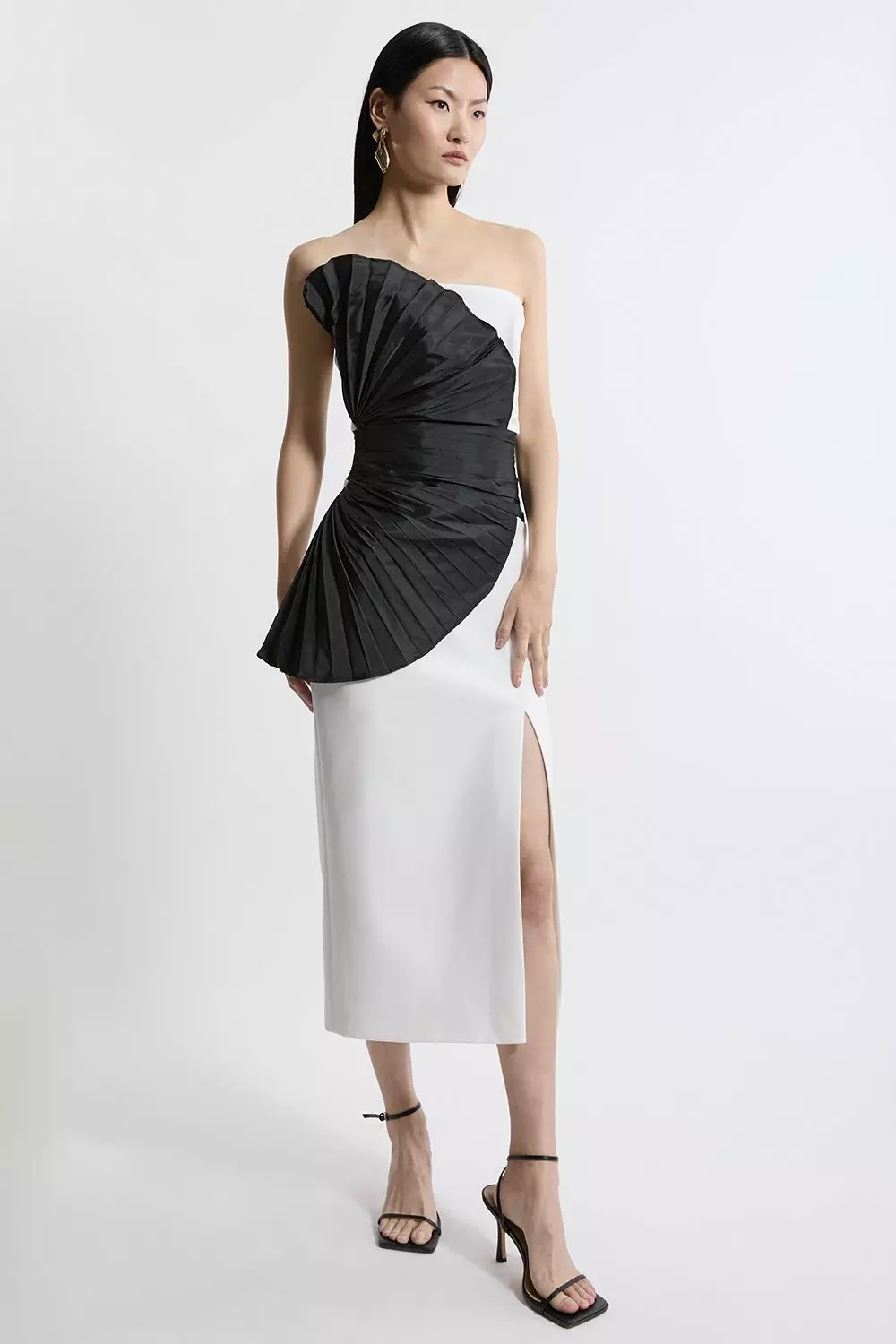 ★Karen Millen リキッドメタリックスプリット 魅惑的マキシ★ Metallic Mesh Detail Low Back High Leg Swimsuit | Karen Millen