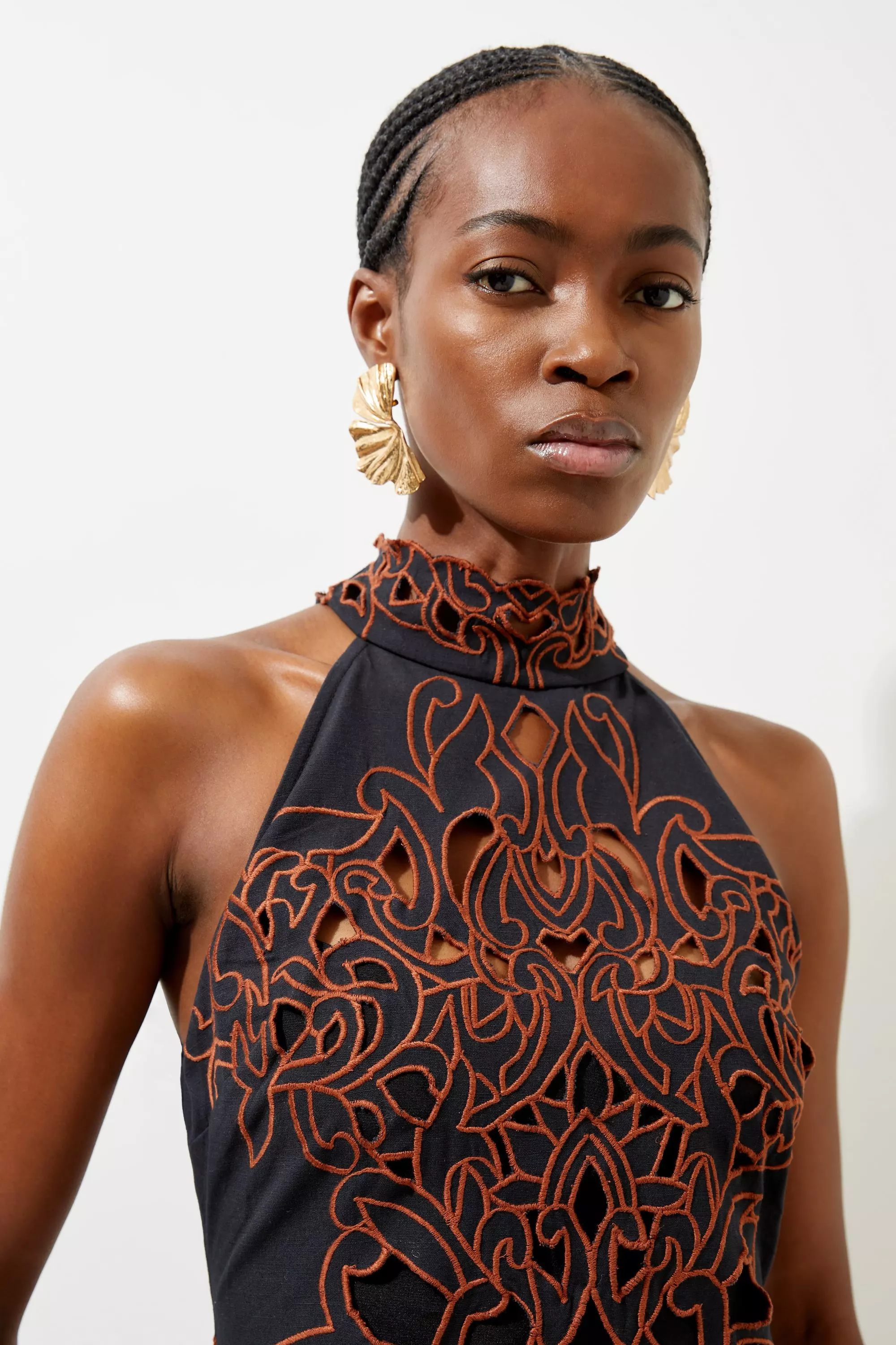 KAREN MILLEN ミディドレス クリスタル ホルターネック ウーブン Crystal Embellished Bow Detailed Woven Mini Dress | Karen Millen