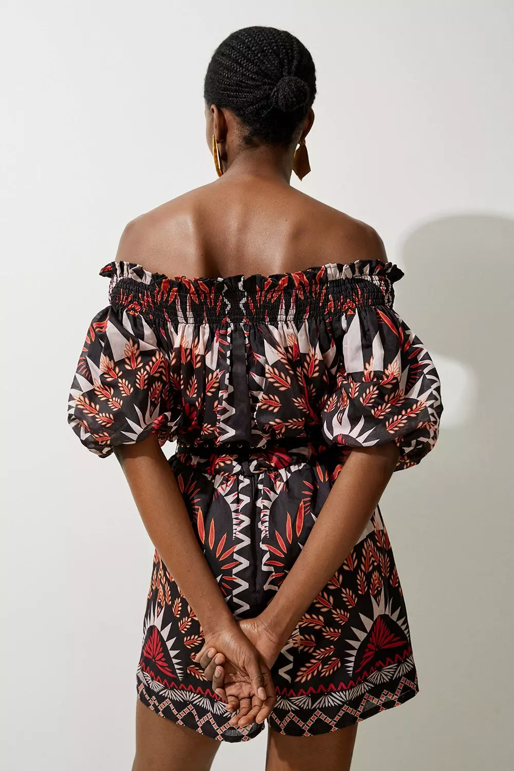 ★Karen Millen★ ボイルミラーフローラル バルドープレイスーツ Tall Voile Mirrored Batik Off The Shoulder Woven Romper