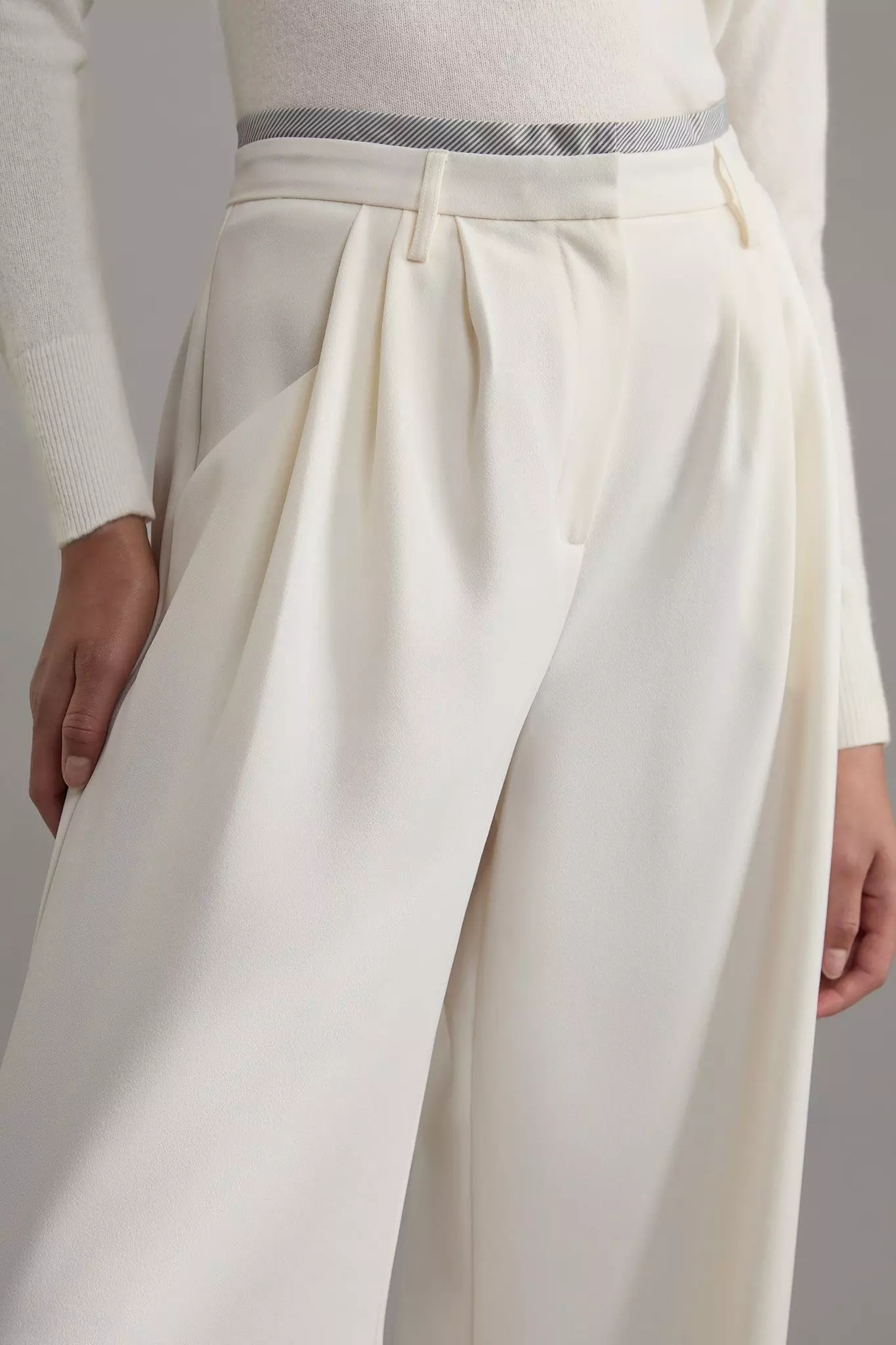 Petite Tailored Crepe Pleat Detail Wide Leg Pants | Karen Millen
