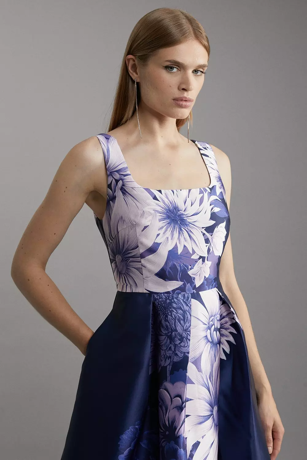 【Karen Millen】リネン フローラルプリントマキシプロム ドレス Large Scale Floral Print Woven Prom Maxi Dress | Karen Millen