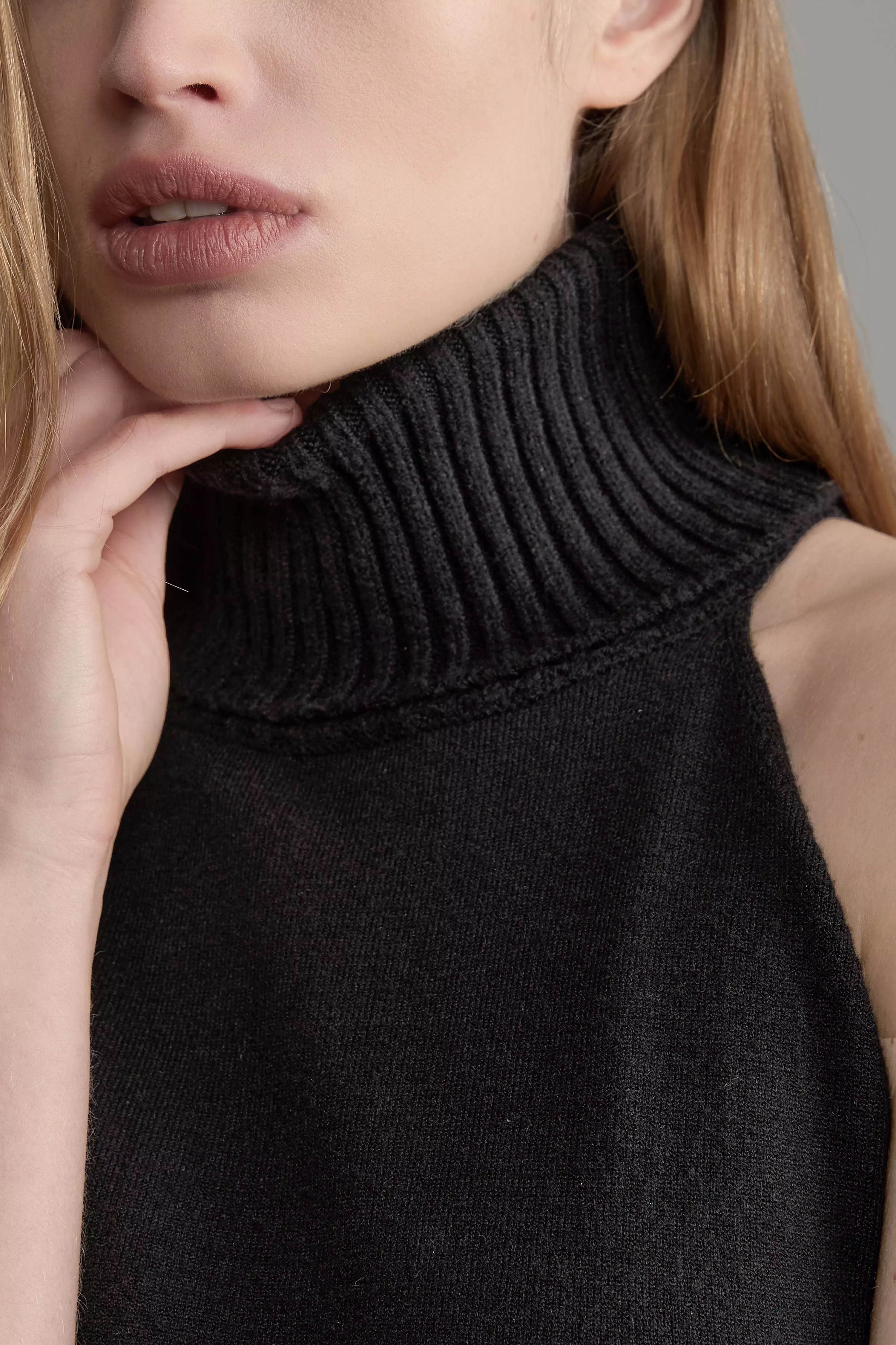 Sleeveless Viscose Blend Turtleneck Knit Sweater | Karen Millen