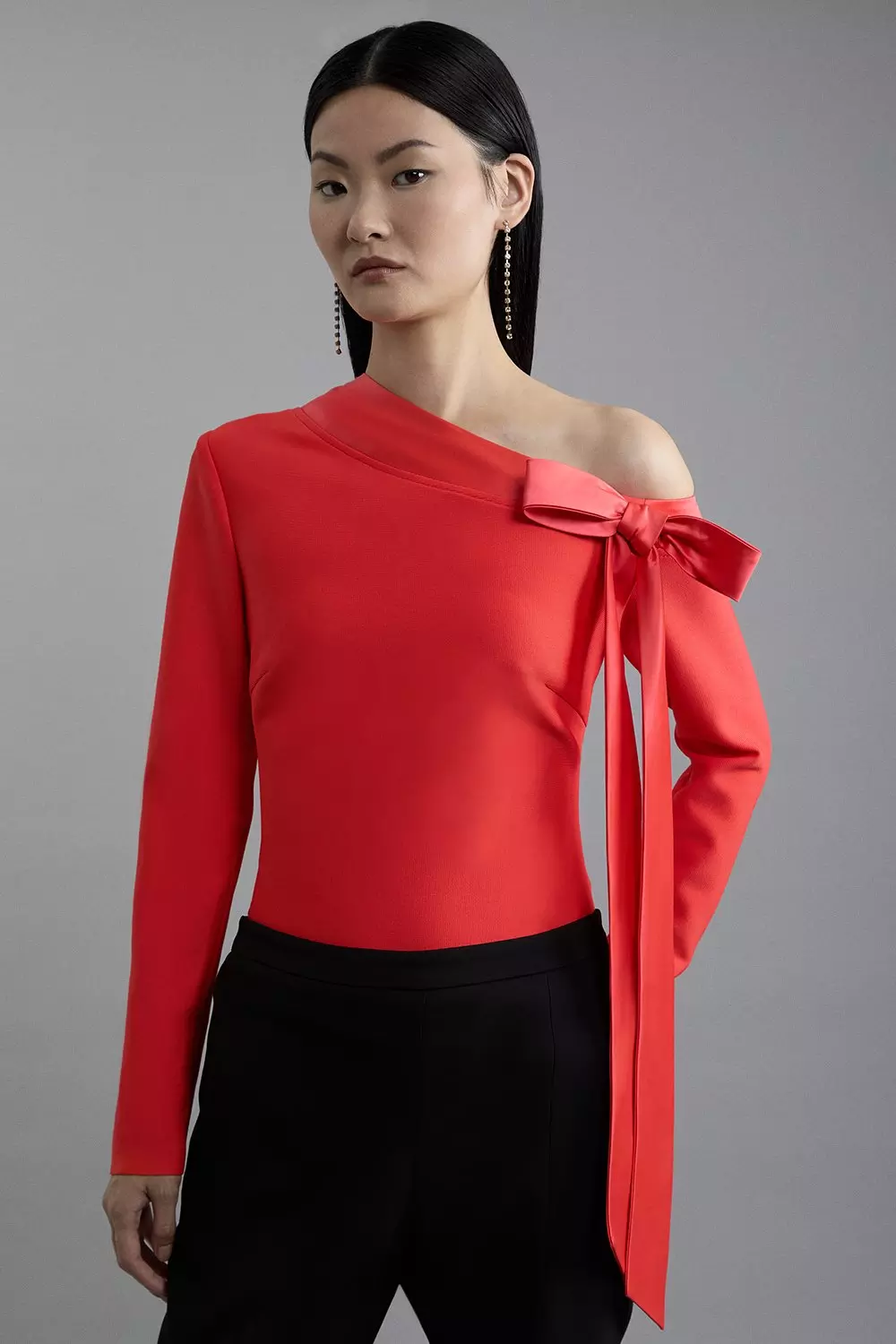 Red Figure Form Bandage Knit Bow Detail Asymmetric Top  alternative image