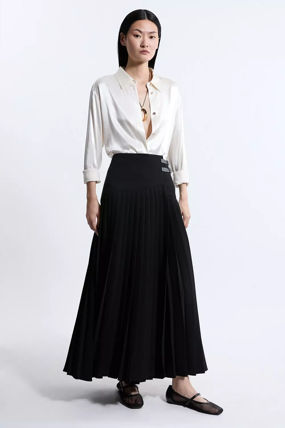 Black Tailored Crepe Pleated Buckle Detailed Maxi Skirt alternative image