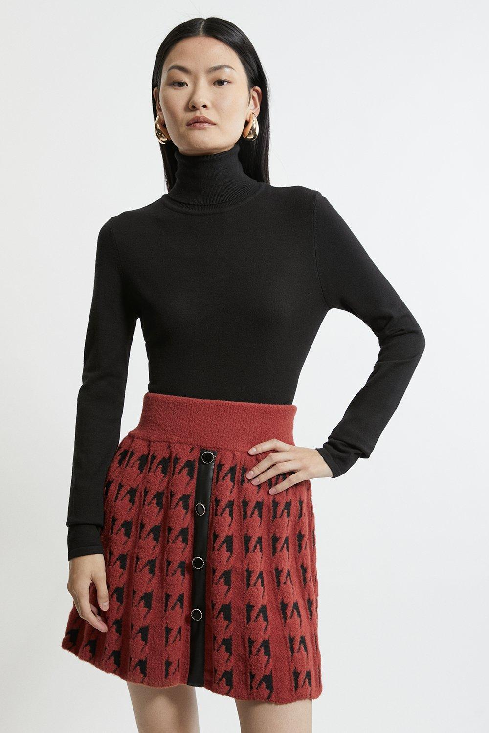 Burgundy Boucle Knit Dogtooth Jacquard Pu Trim Skater Skirt 