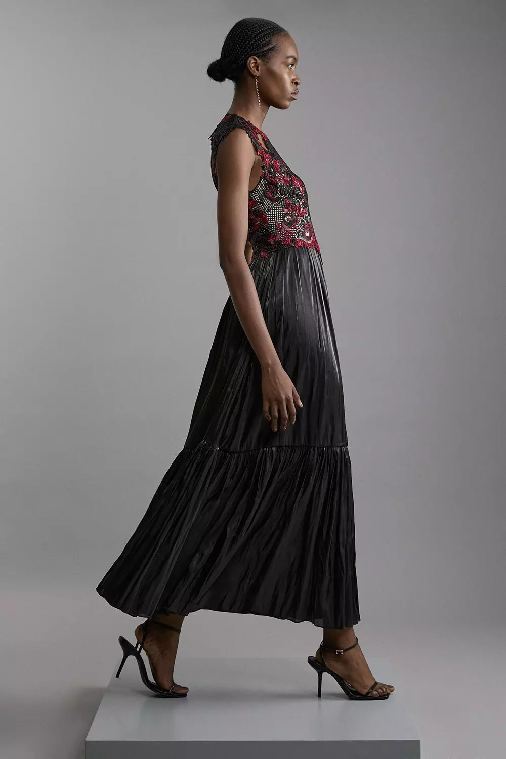 関税送料込★SALE★完売間近ラスト★KarenMillen★Cutworkドレス 関税送料込☆SALE☆ラスト完売間近☆KarenMillen☆Cutworkドレス