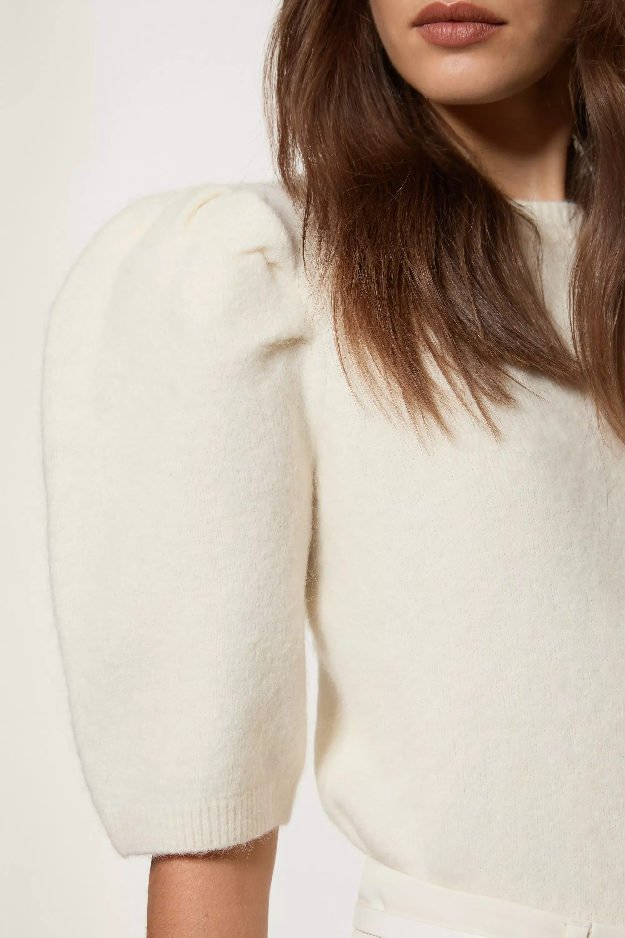 fika.Pompom crew neck knit アイボリー MacMahon Knitting Mills Crew Neck Knit-5 Flowers | BEAVER