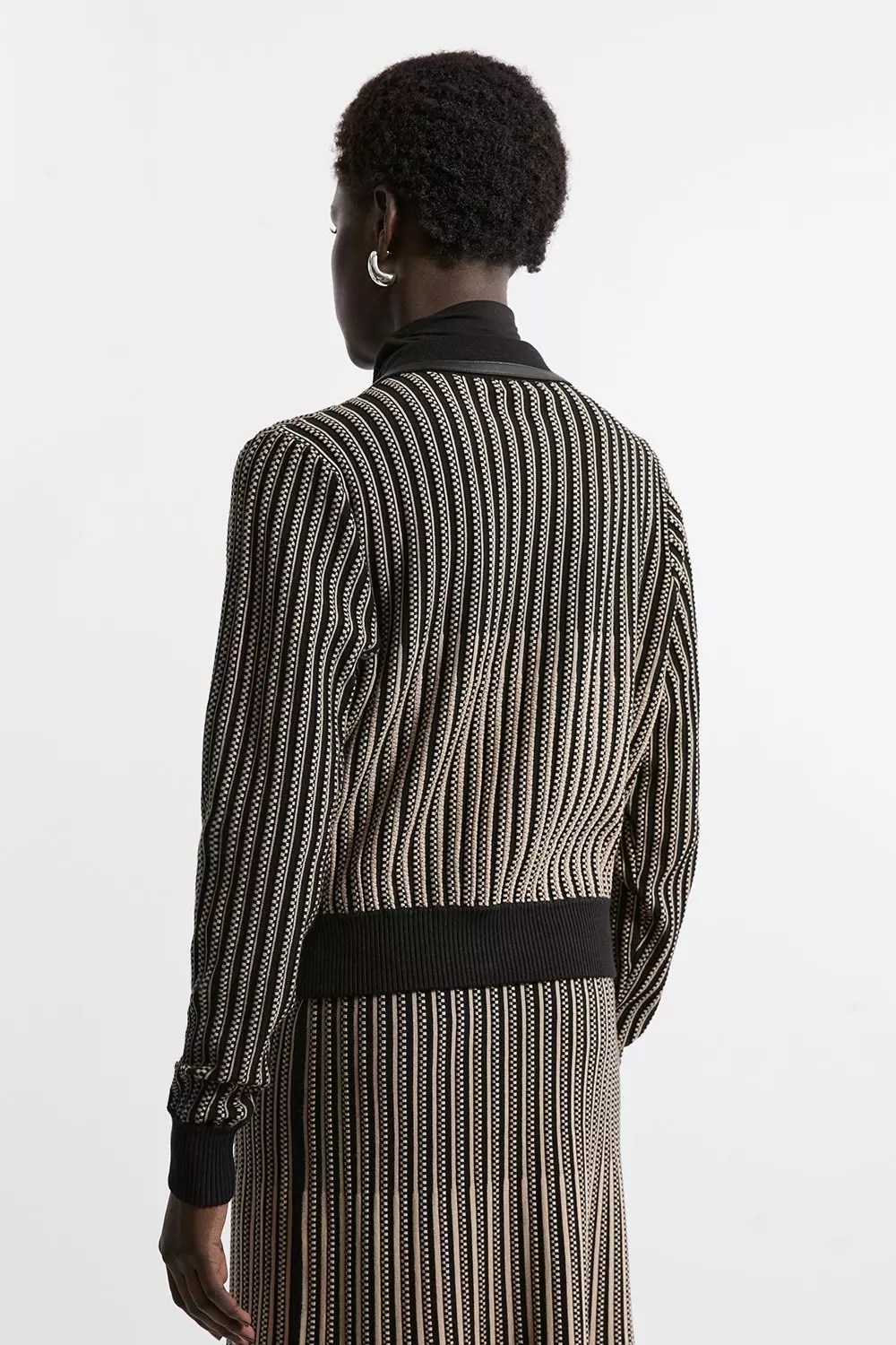 Camel Shrunken Jacquard Knit Jacket Pu With Collar alternative image