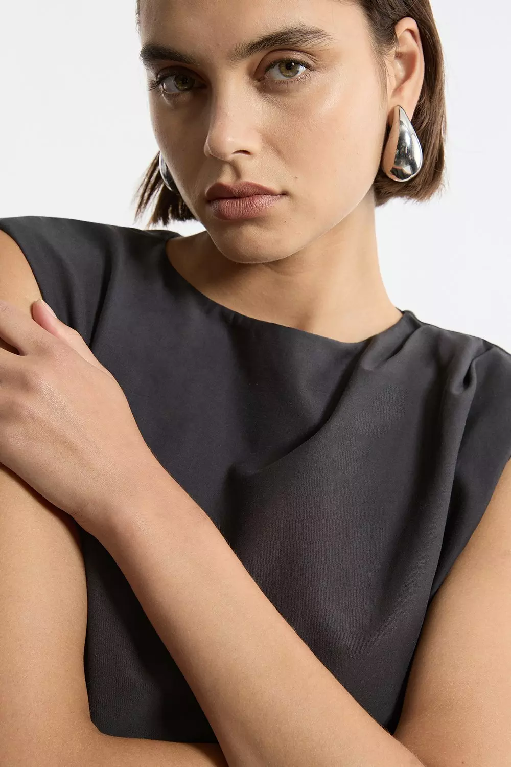Black Tailored Pleat Neck Pocket Detail Midi Dress alternative image