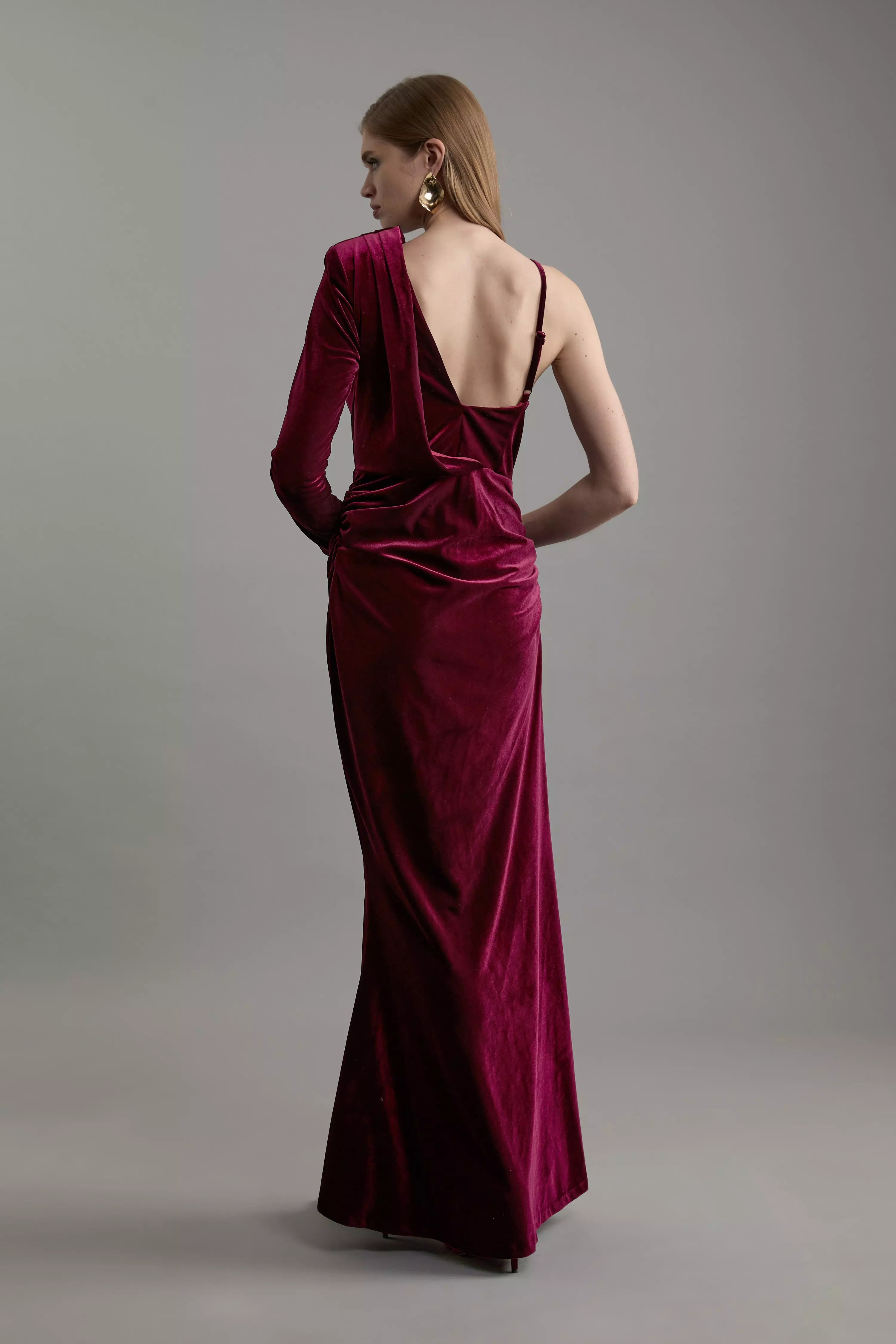 Merlot Petite Velvet Asymmetric One Shoulder Tailored Maxi Dress alternative image