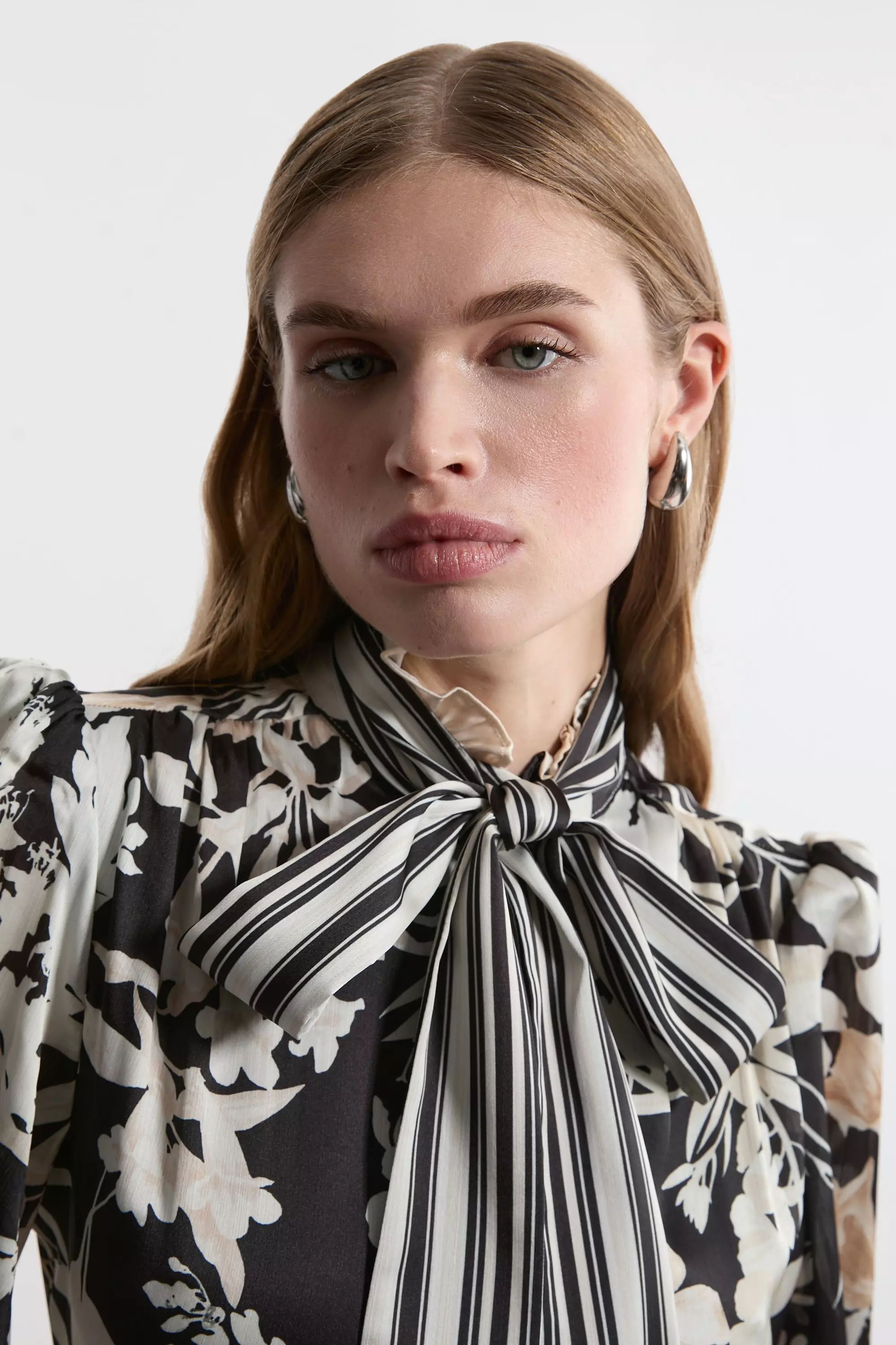 【KAREN MILLEN】花柄プリーツタイネック織りミダクシドレス bkk22361_floral_xl?pdp.template