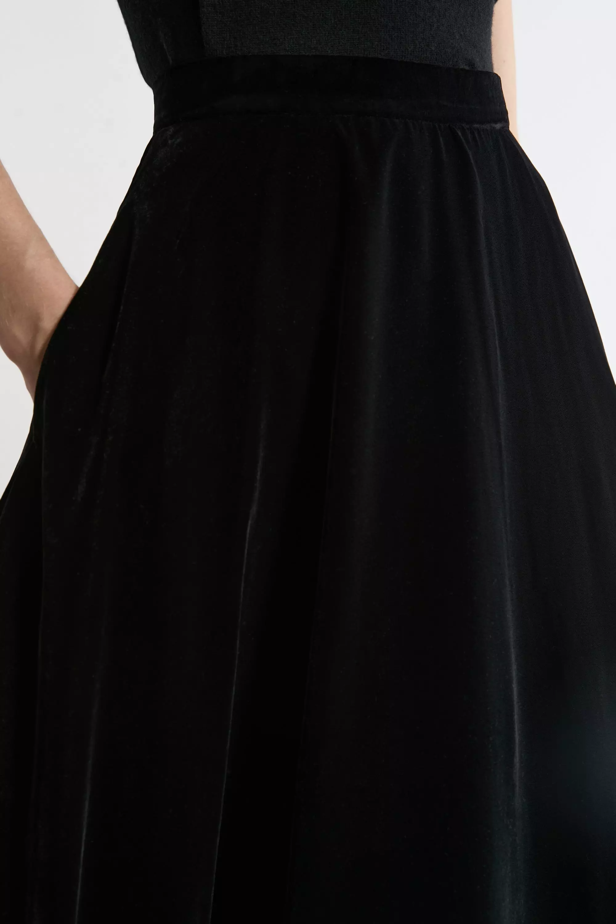 ORR☆Premium Velvet Skirt Velour Midi Skirt | Black [Final Sale] – C'Moi