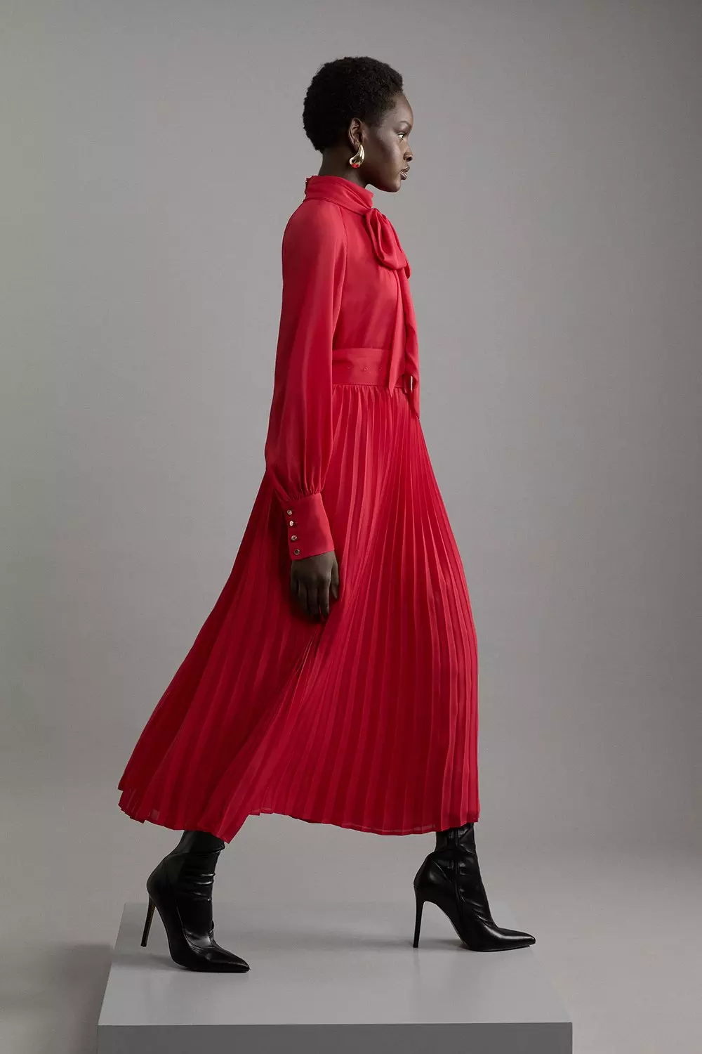 Petite Pleated Tie Neck Woven Maxi Dress With Belt | Karen