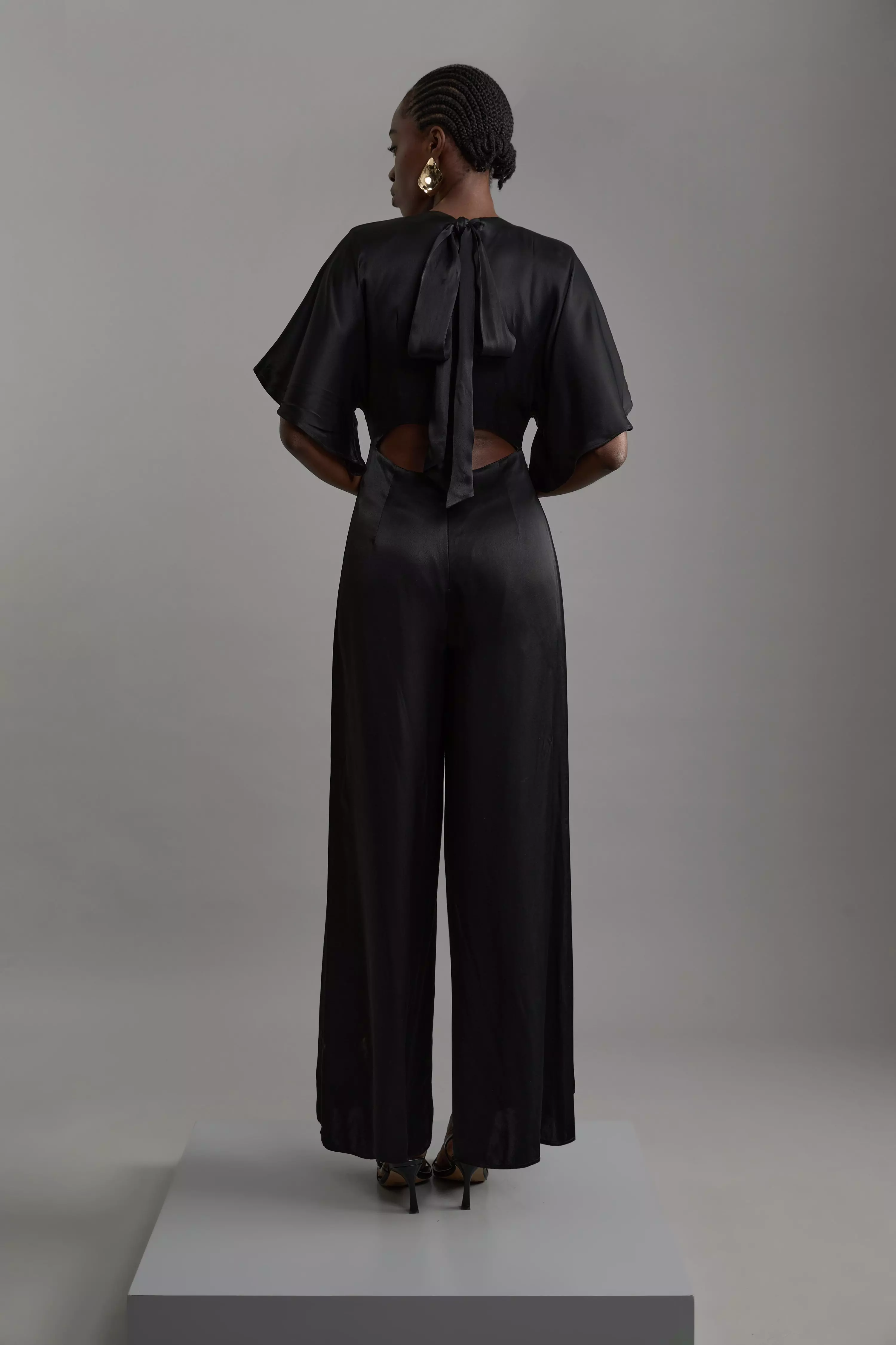 [INSILENCE] SATIN OVERSIZED JUMPER /追跡付 INSILENCE] SATIN OVERSIZED JUMPER /追跡付 (IN SILENCE