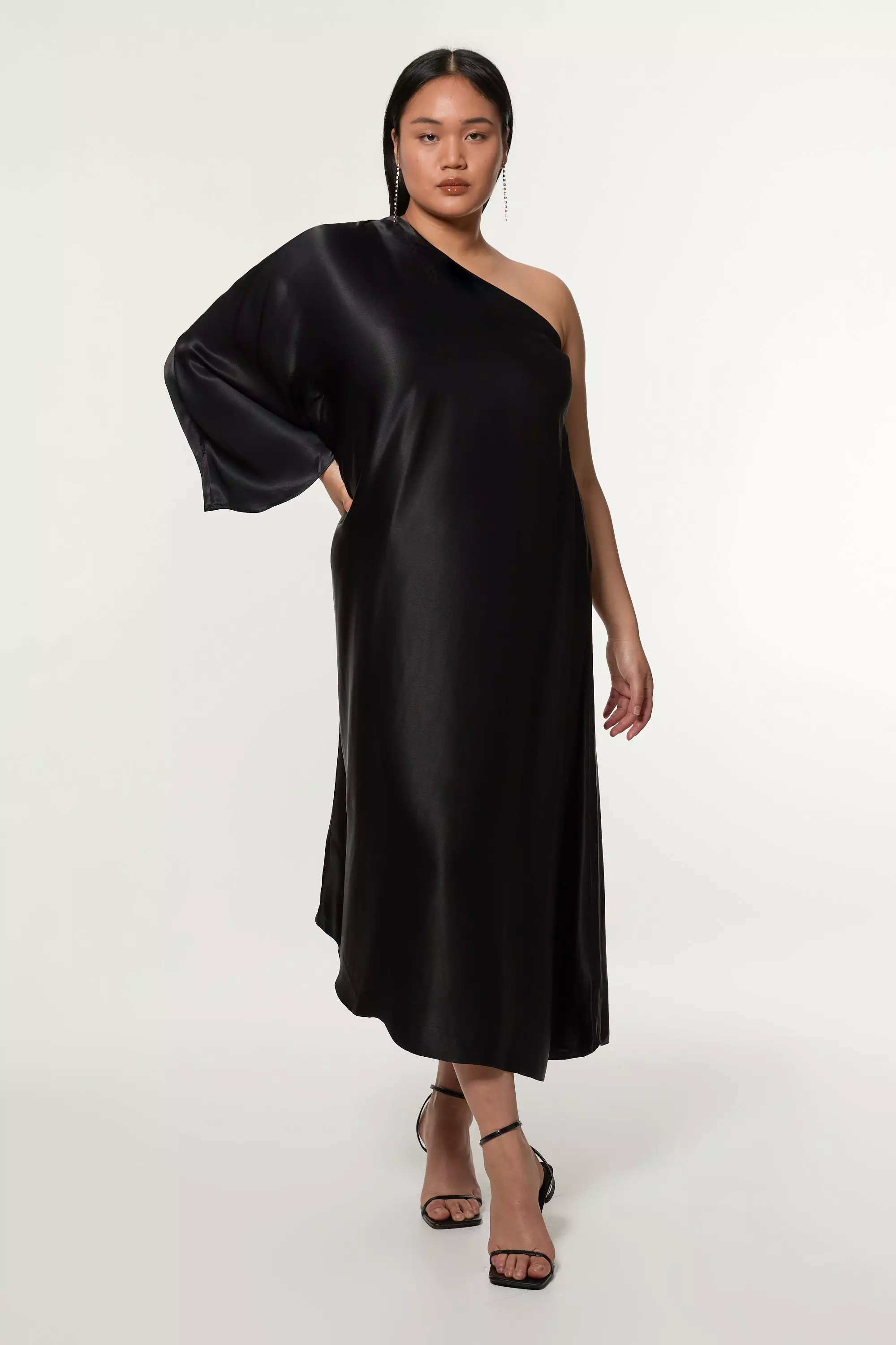 Plus size black one shoulder dress best sale