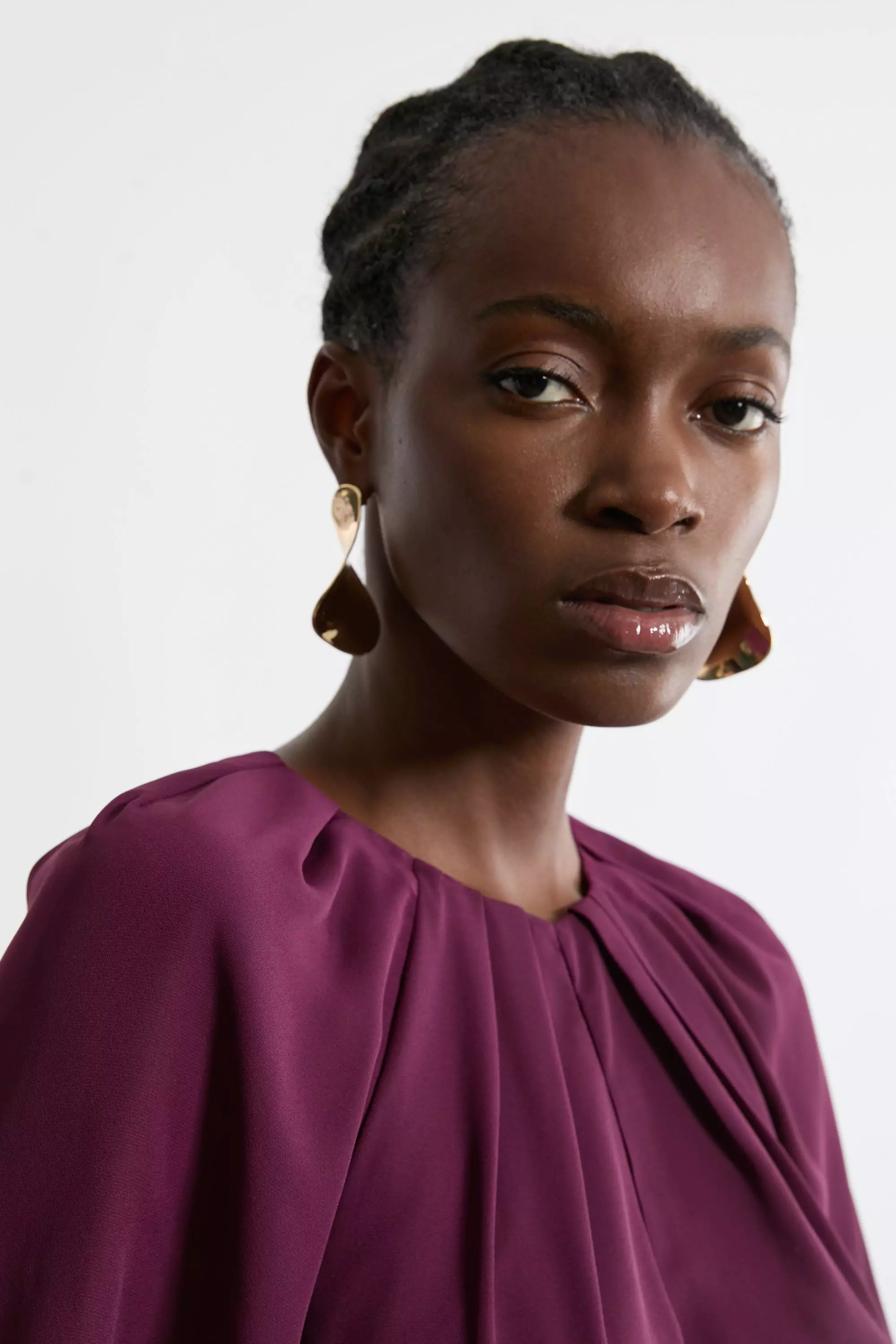 カシニョール 、【MAUVE BLOUSE WITH JABOTS】、日本未発売 ZARA TIMELESS - SWISS EMBROIDERED BLOUSE - Dusty mauve