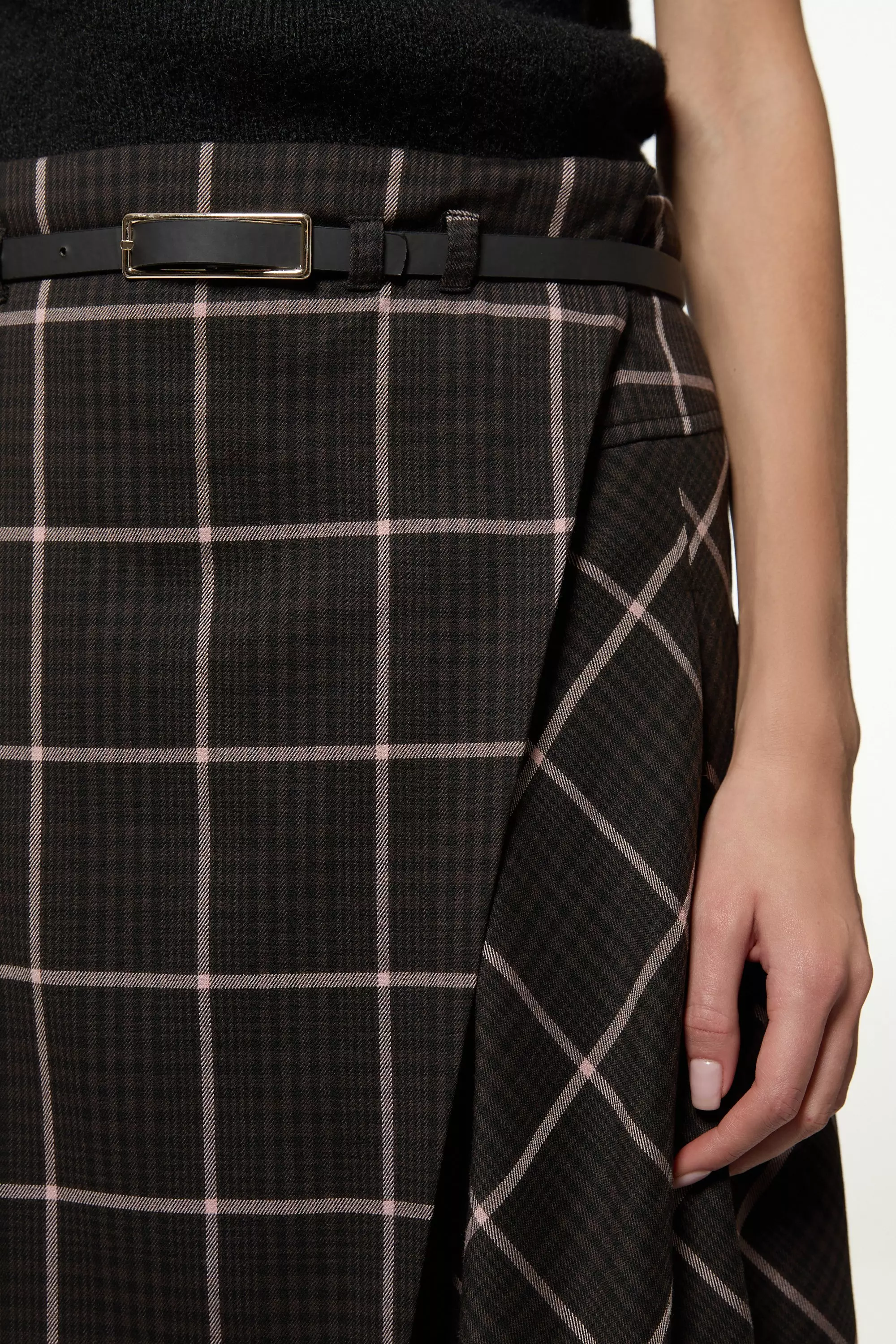 韓国発!【BLACKUP】Checkered Unbalanced Banding Midi skirt Skirts - BLACKUP