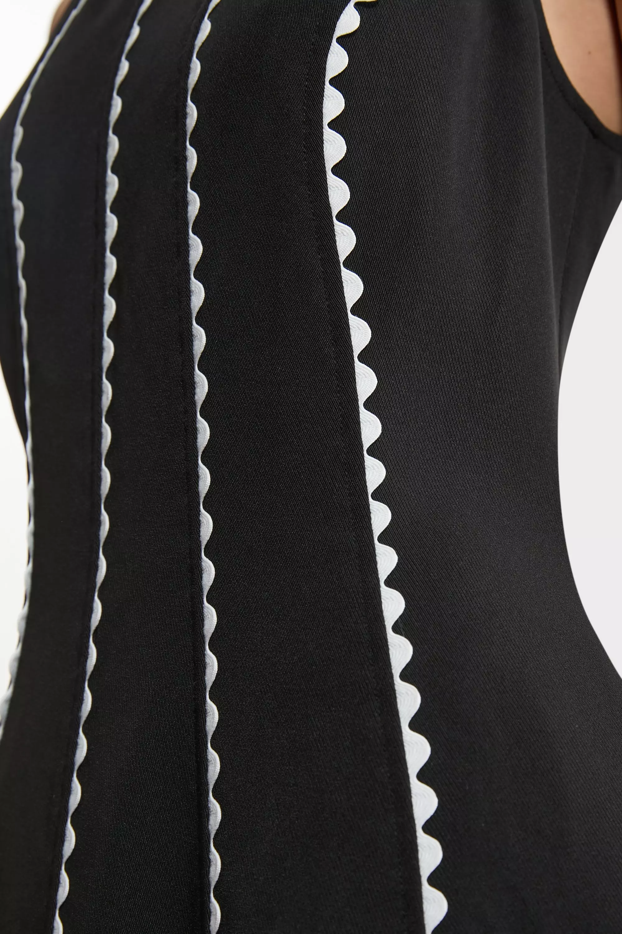 Mono Petite Scallop Trim Panelled Crepe Maxi Dress alternative image