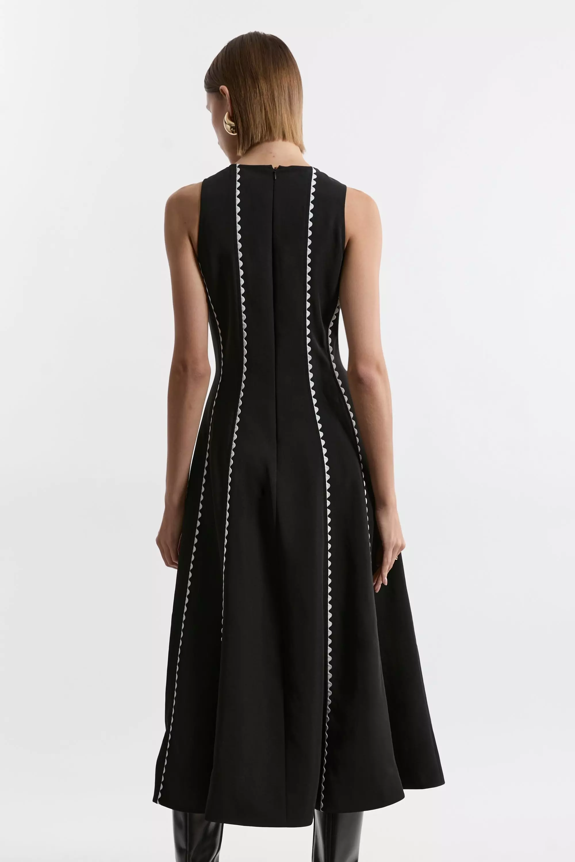 Mono Petite Scallop Trim Panelled Crepe Maxi Dress alternative image