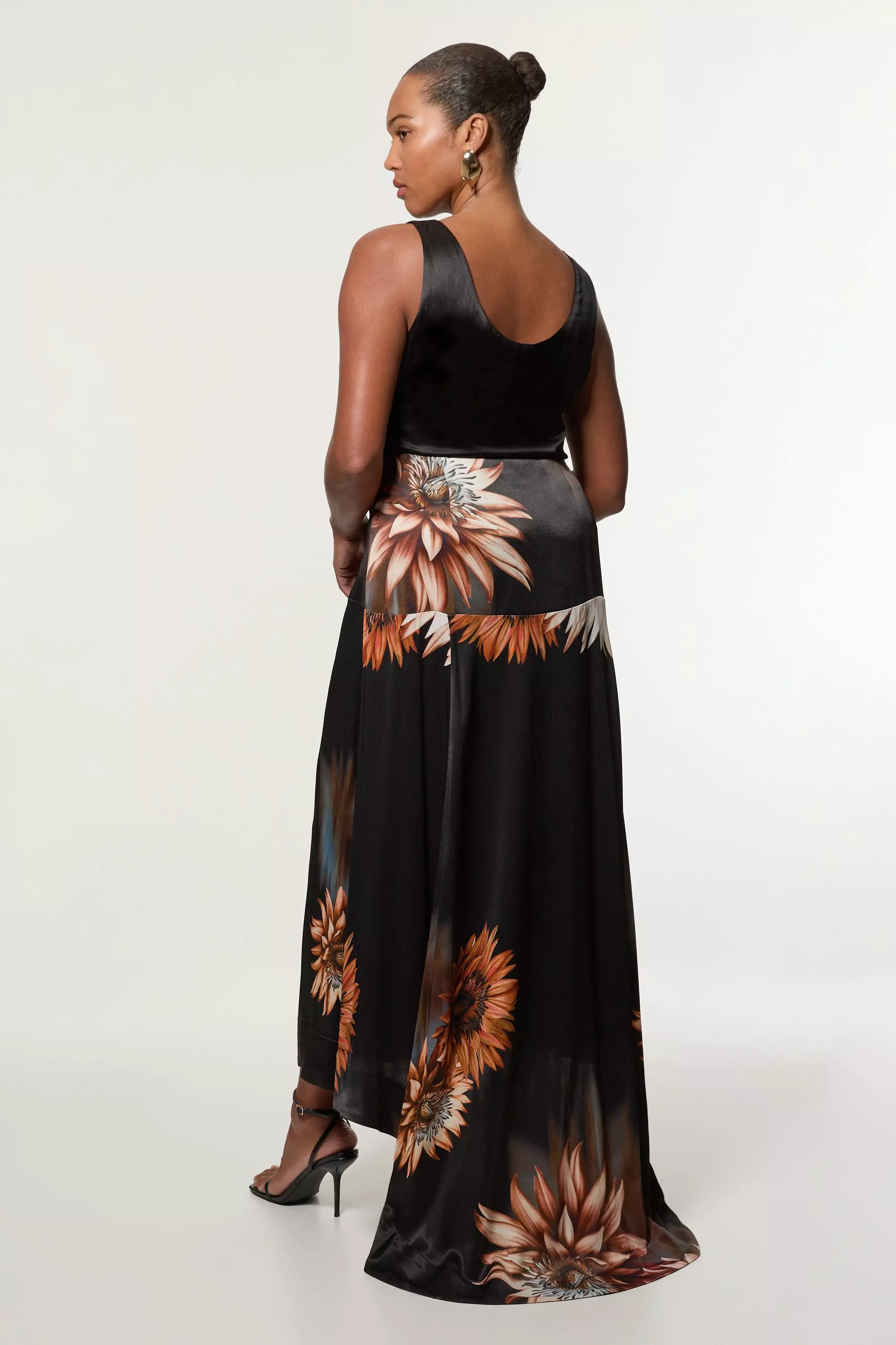 ★CRANK★PRINTED SATIN SKIRT_OLIVE★正規品/韓国直送料込/人気 Plus Size Viscose Satin Printed Panelled Train Maxi Skirt