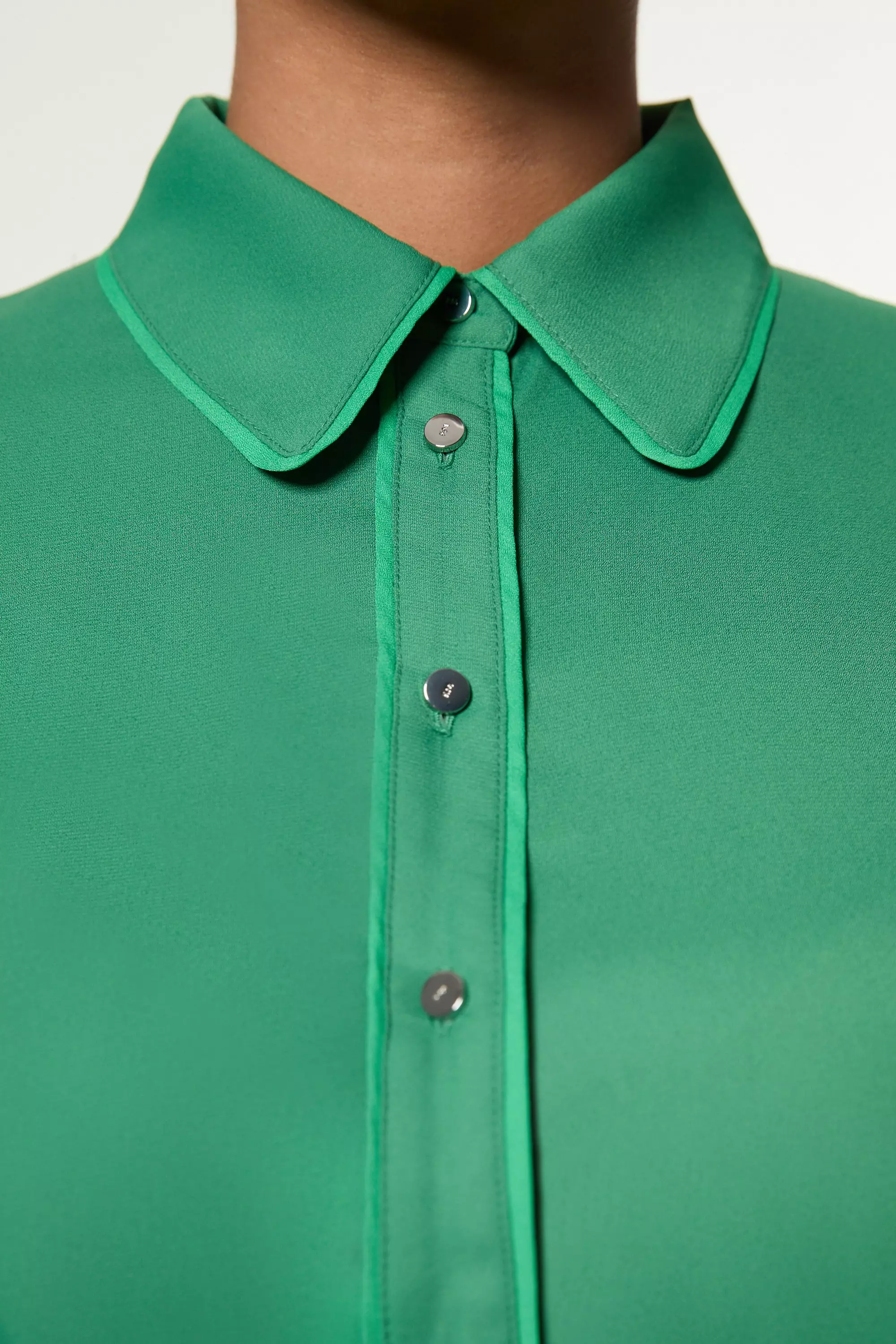 Green Plus Size Contrast Tipped Georgette Woven Shirt Dress alternative image