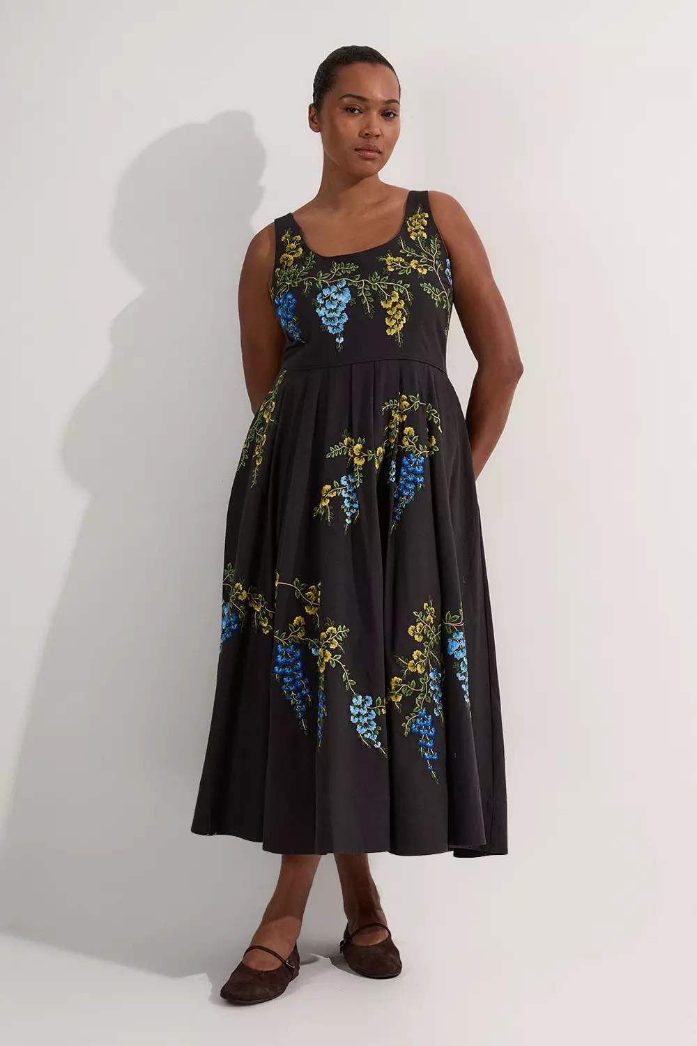 関税送料込★SALE★完売間近ラスト★KarenMillen★Batikドレス Premium Embellished Caped Woven Maxi Dress | Karen Millen