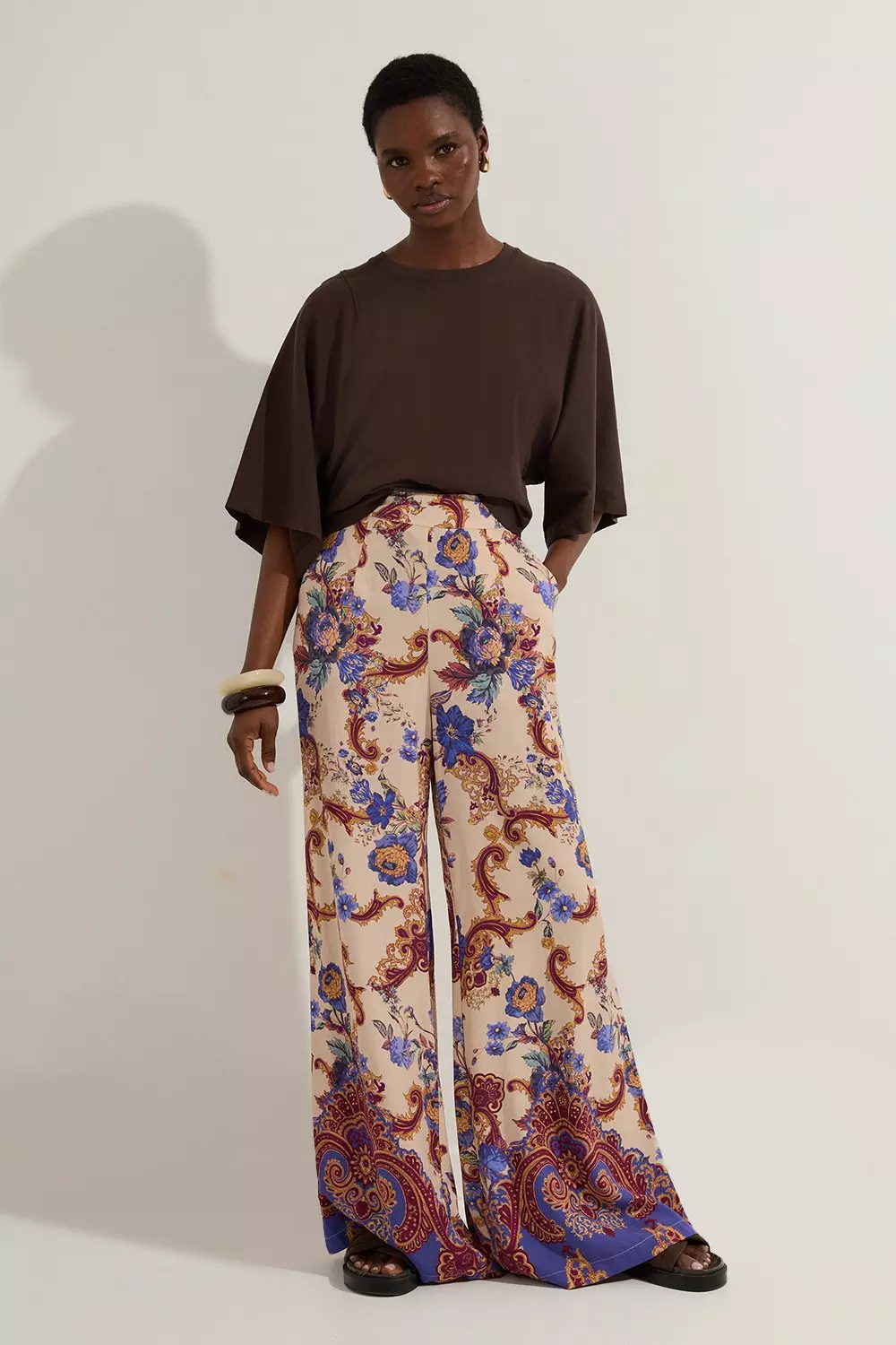パンツ SILK TROUSERS MAIOLICA PRINT Sorrento printed silk satin wide-leg pants in blue - SIR
