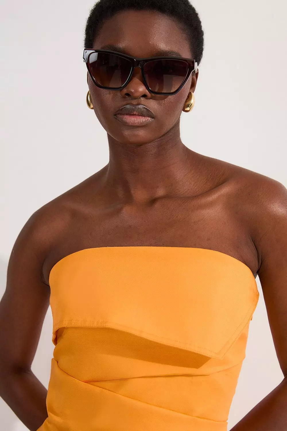 Mango Premium Linen Structured Pleated Tailored Bandeau Top alternative image