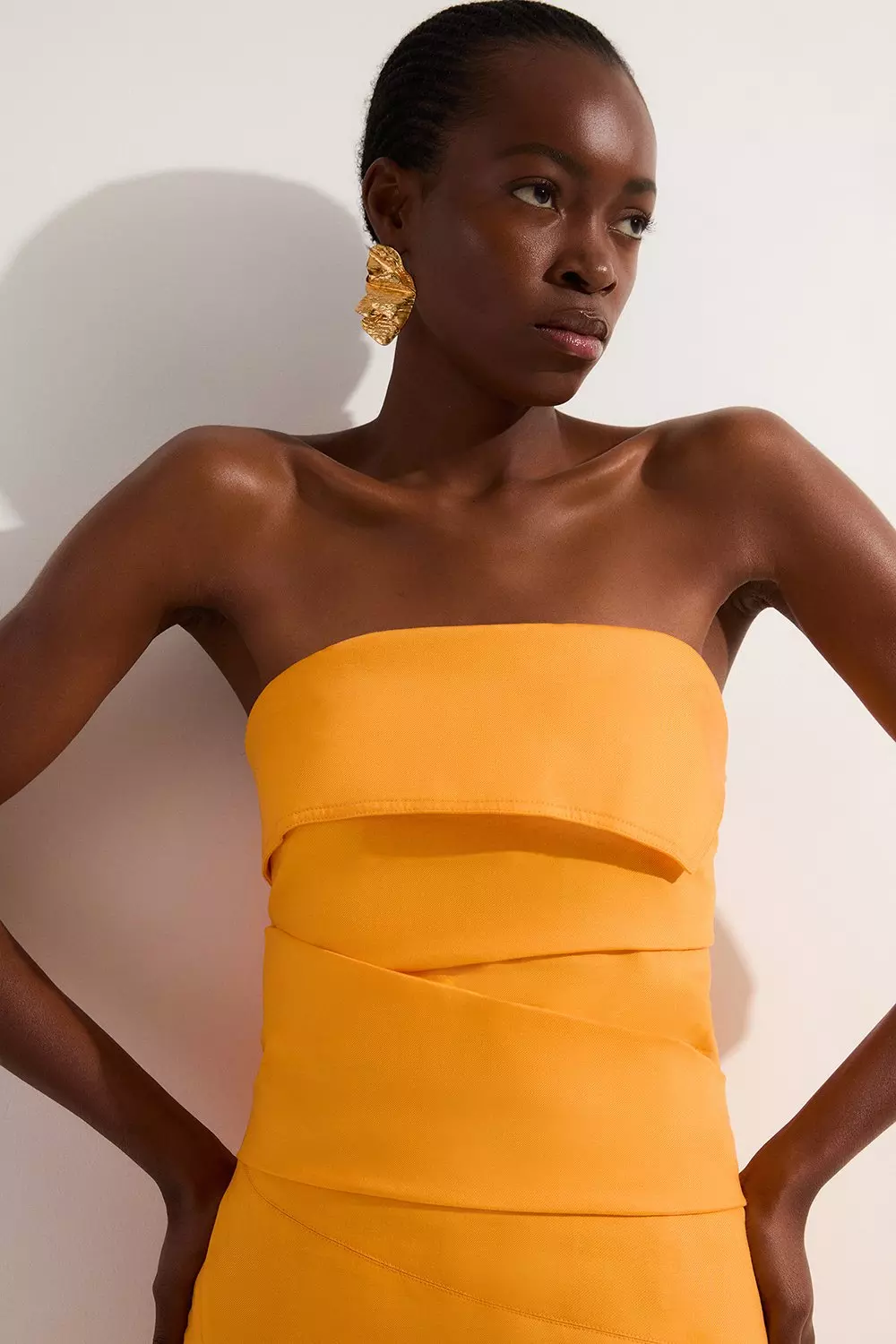 Mango Petite Premium Linen Structured Pleated Bandeau Tailored Midi Pencil Dress alternative image