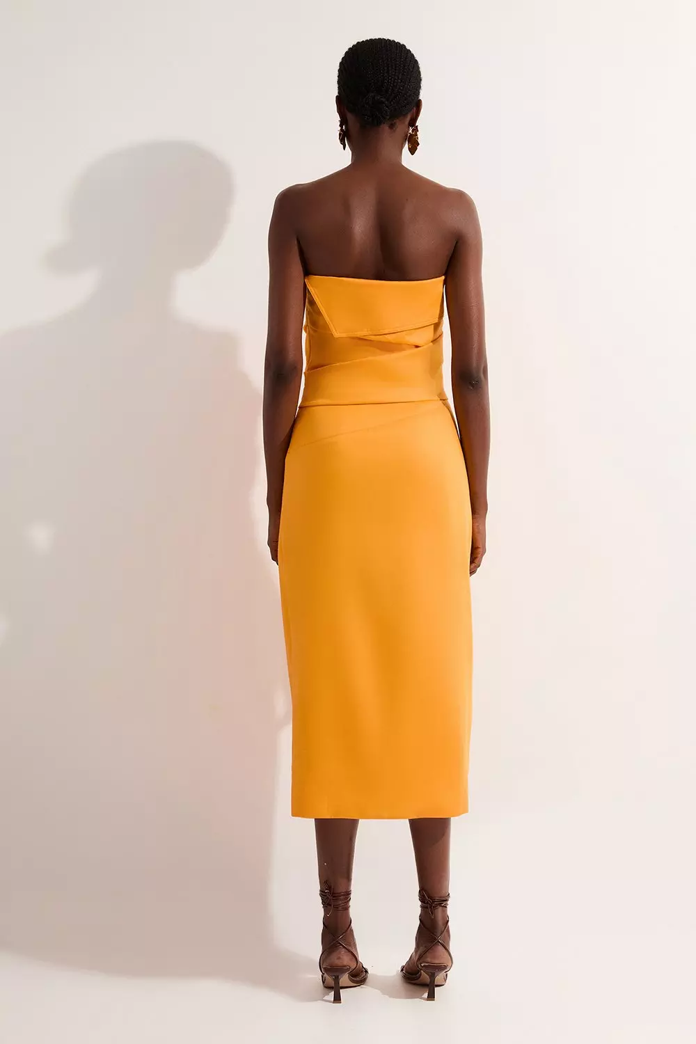 Mango Petite Premium Linen Structured Pleated Bandeau Tailored Midi Pencil Dress alternative image