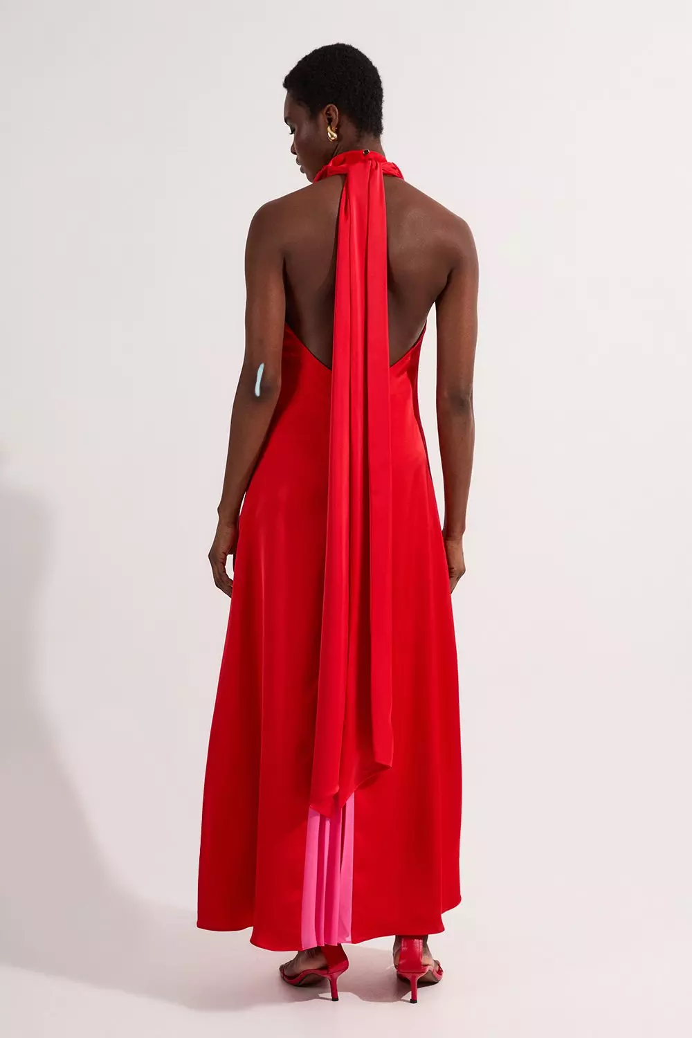 【KAREN MILLEN】ドラマチック ホルタープリーツ マキシドレス Drama Halter Pleat Insert Woven Maxi Dress | Karen Millen