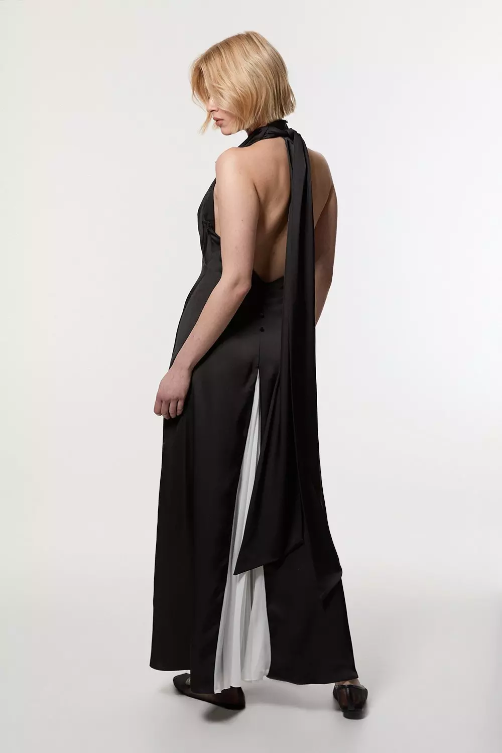 ★Karen Millen ドラマホルターｘプリーツ 魅惑的マキシ★ Drama Halter Pleat Insert Woven Maxi Dress | Karen Millen