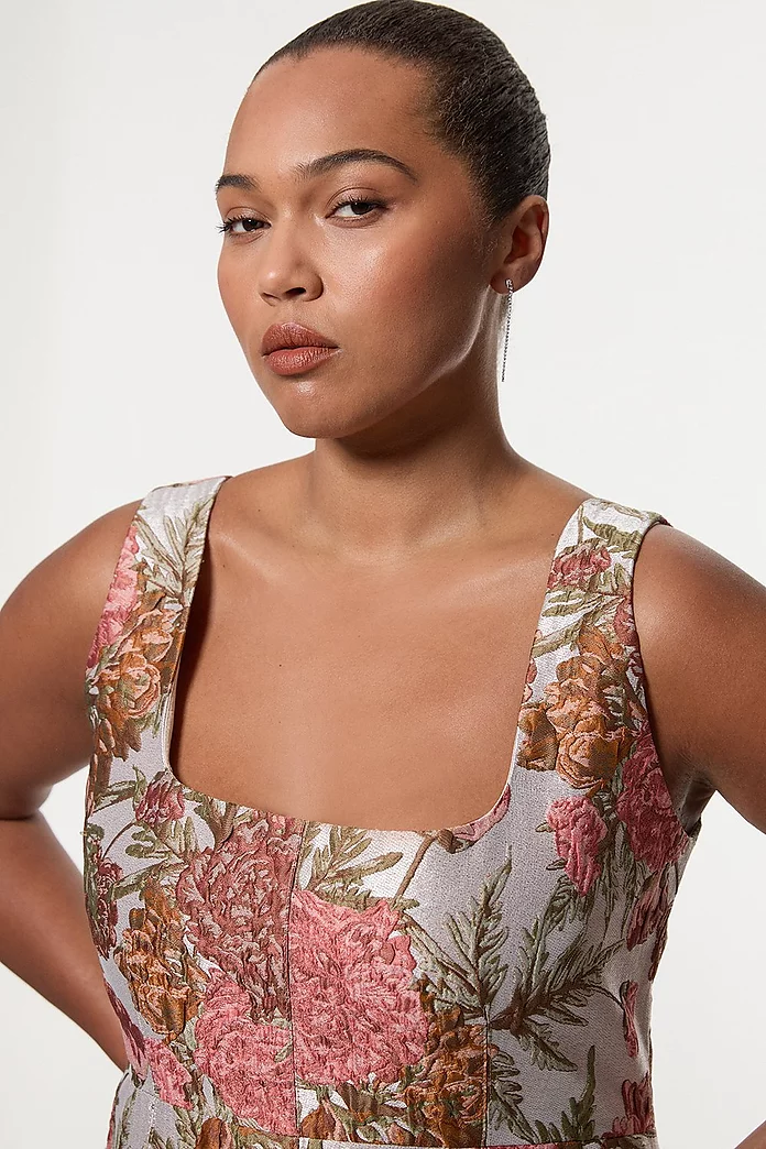 Plus Size Floral Jacquard Strappy Full Skirted Tailored Maxi Plus Size Floral Jacquard Strappy Full Skirted Tailored Maxi