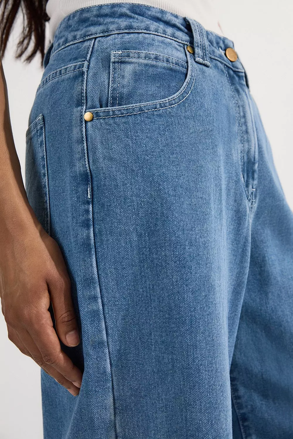 Mid blue Lichen Denim Soft Wash Relaxed Straight Leg Jean alternative image