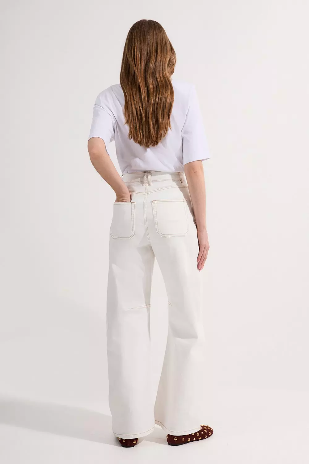 【DISCERNMENT】May White Denim Jeans Contrast Stitch Detail Barrel Leg Denim Jean | Karen Millen